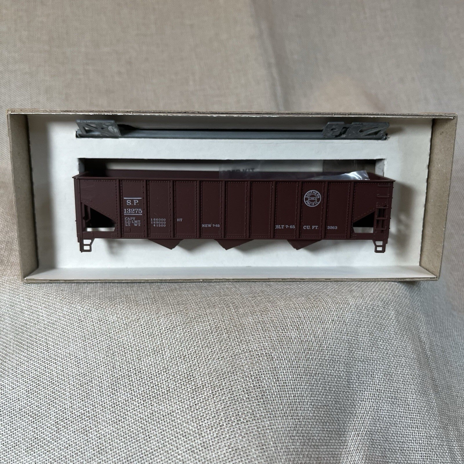 Roundhouse HO 3 Bay 1485 Hopper  Southeen Pacific 13275