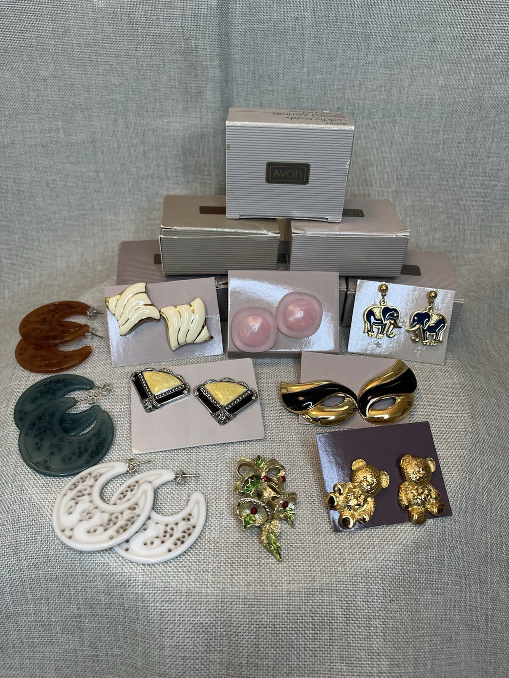 vintage avon collection of jewelry. 9 Pairs Of Earrings And One Brooch.