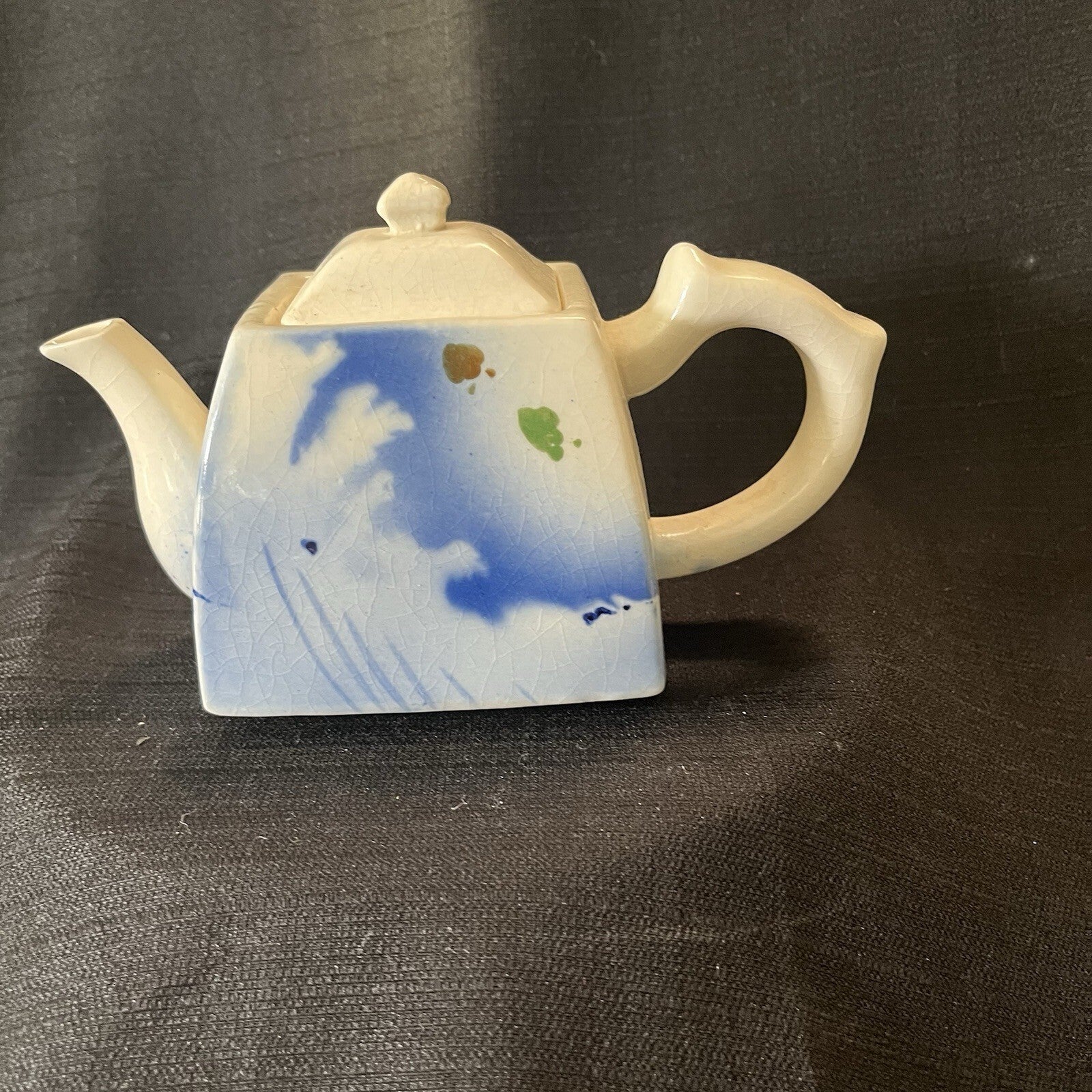 Vintage Square teapot with decorative design