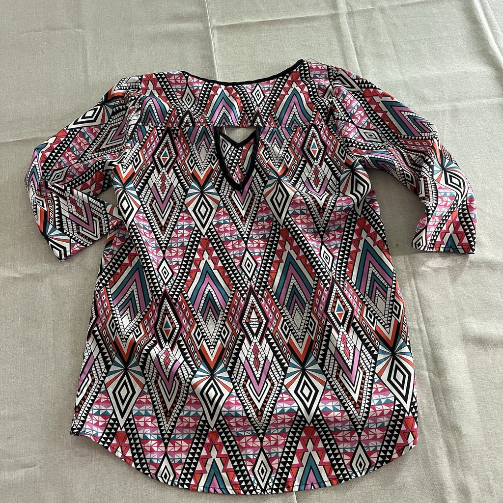 Dina Be Shirt Womens Small geometrical Aztec design