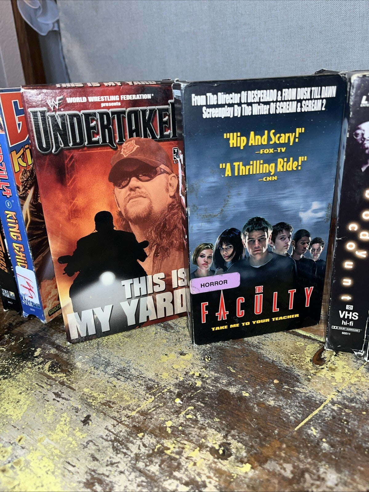 VHS movies Lot . including Batman forever I spy, body count, Star Ship Trooper