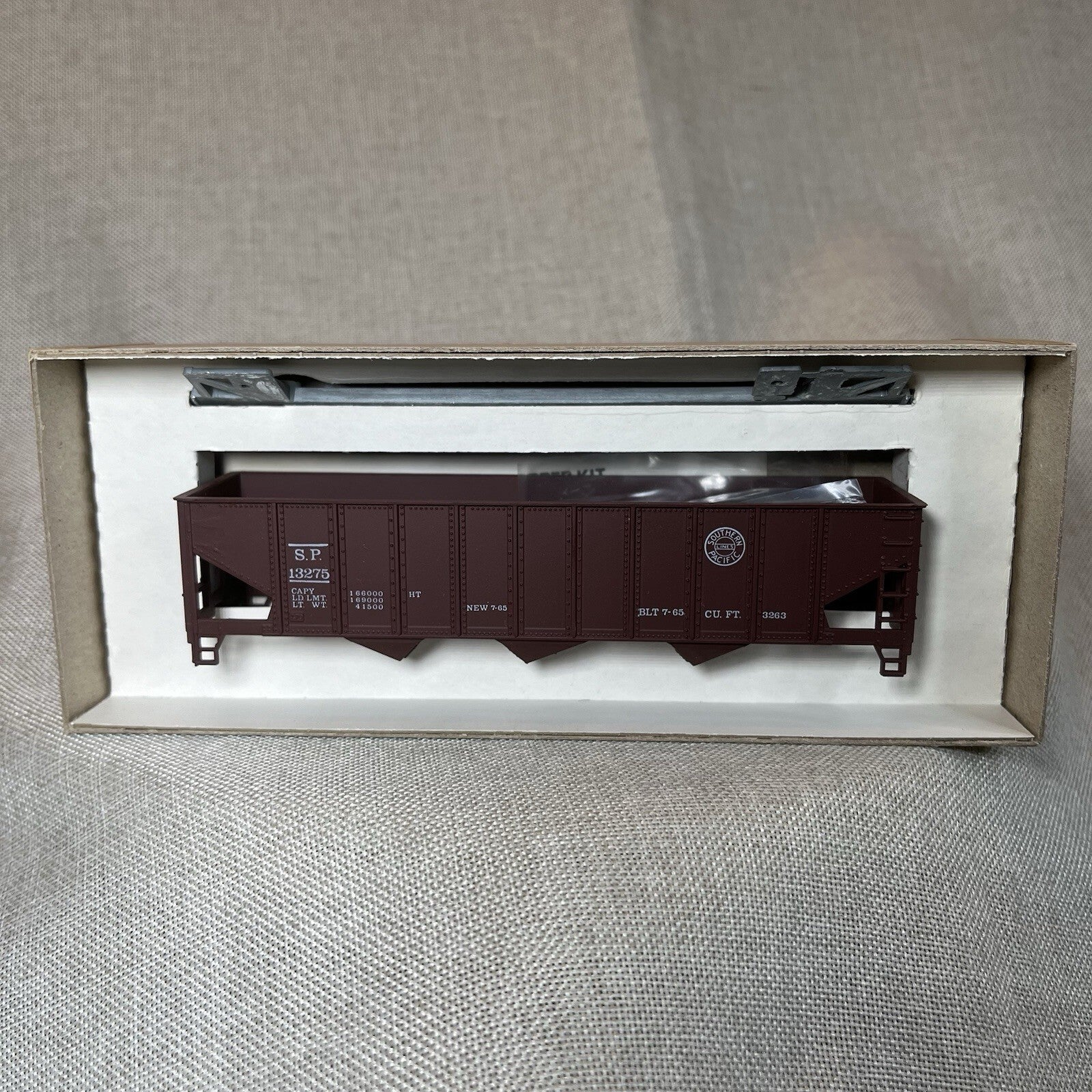 Roundhouse HO 3 Bay 1485 Hopper  Southeen Pacific 13275