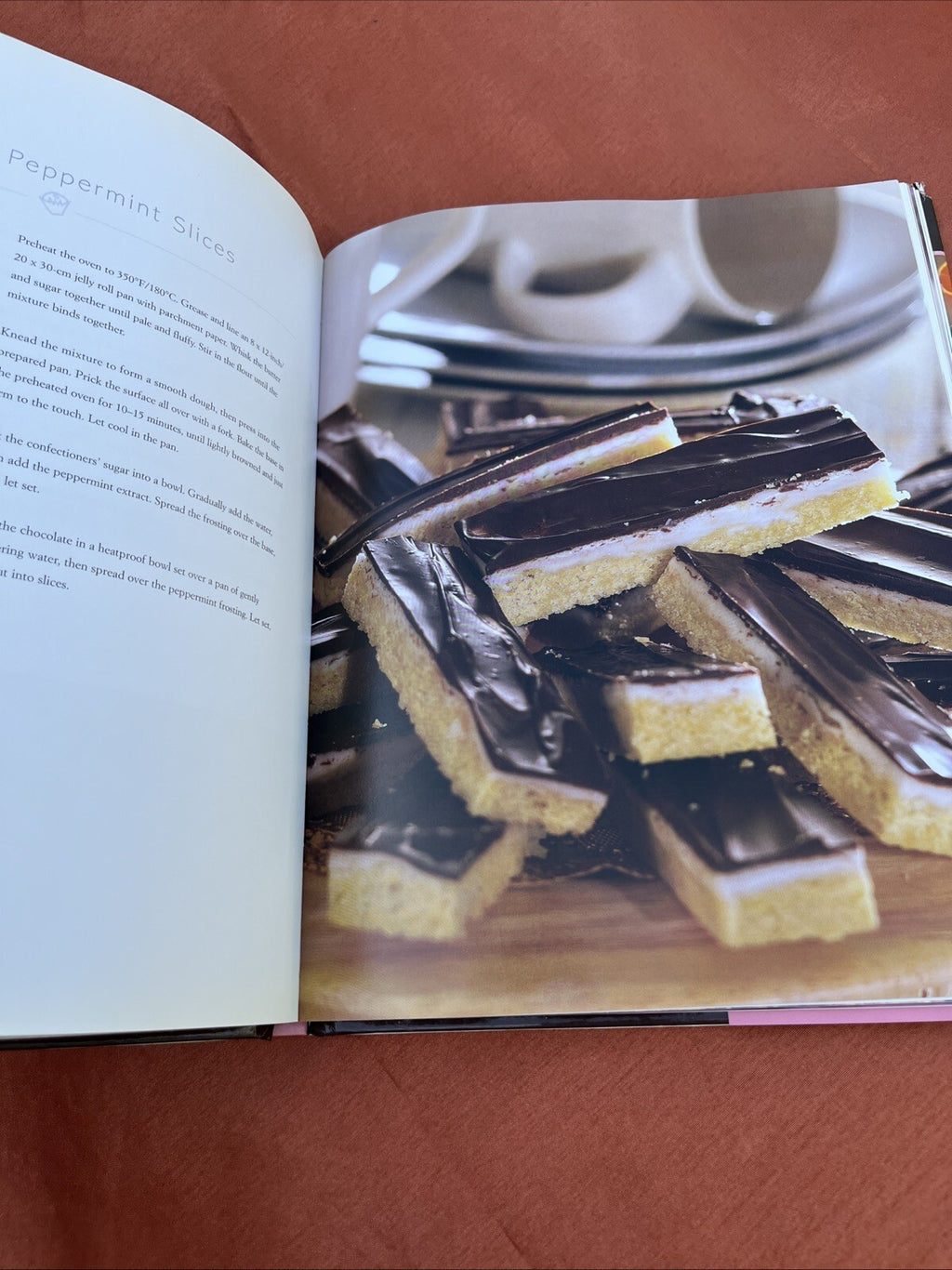 Cakes and Bakes (Hardcover) See Pictures First Light Imperfections