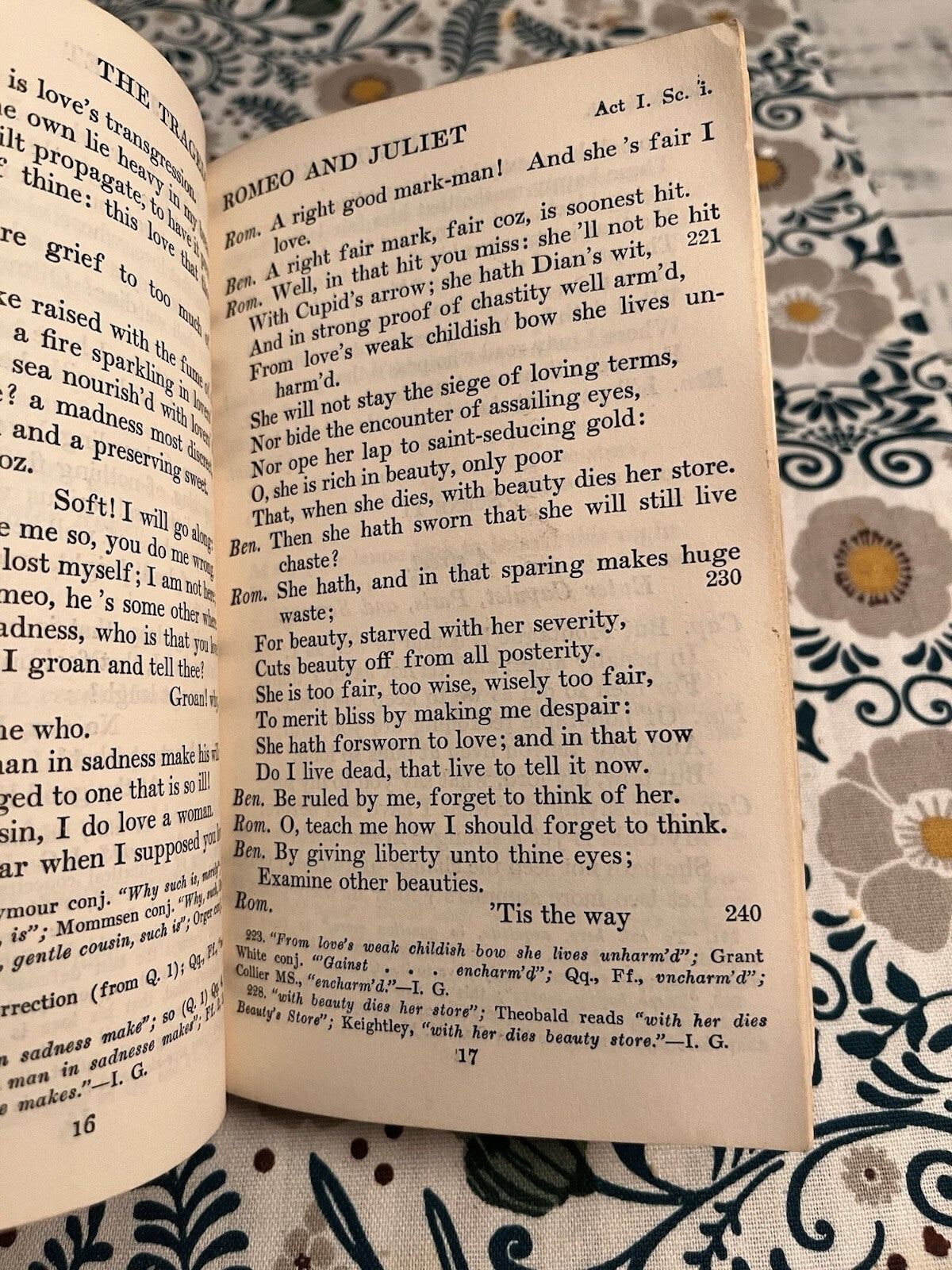 Romeo and Juliet - Shakespeare, William - 1968-01-01 - Funk & Wagnalls