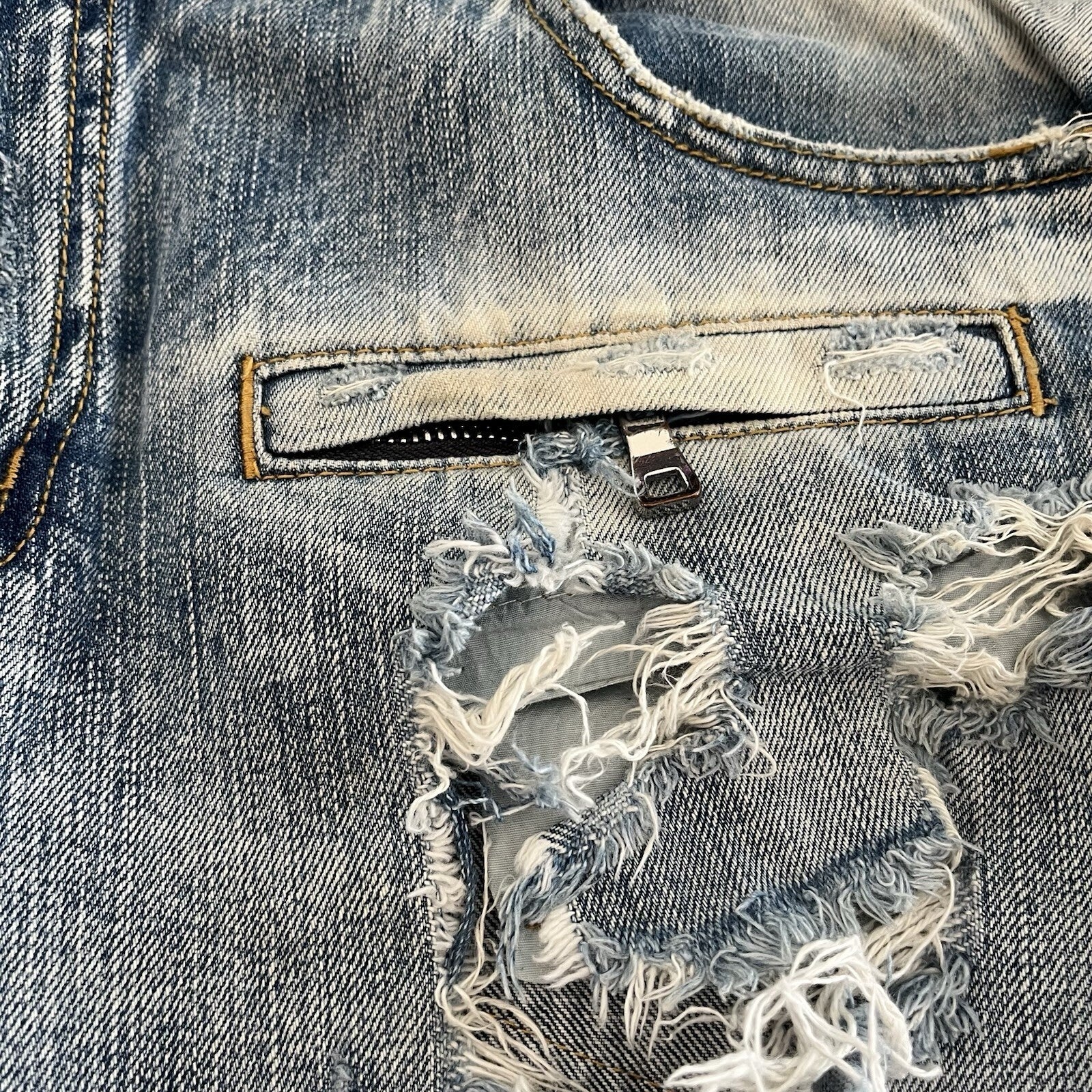 Mens Decibel Jeans 40/34 . Fashionably ripped in extra pockets