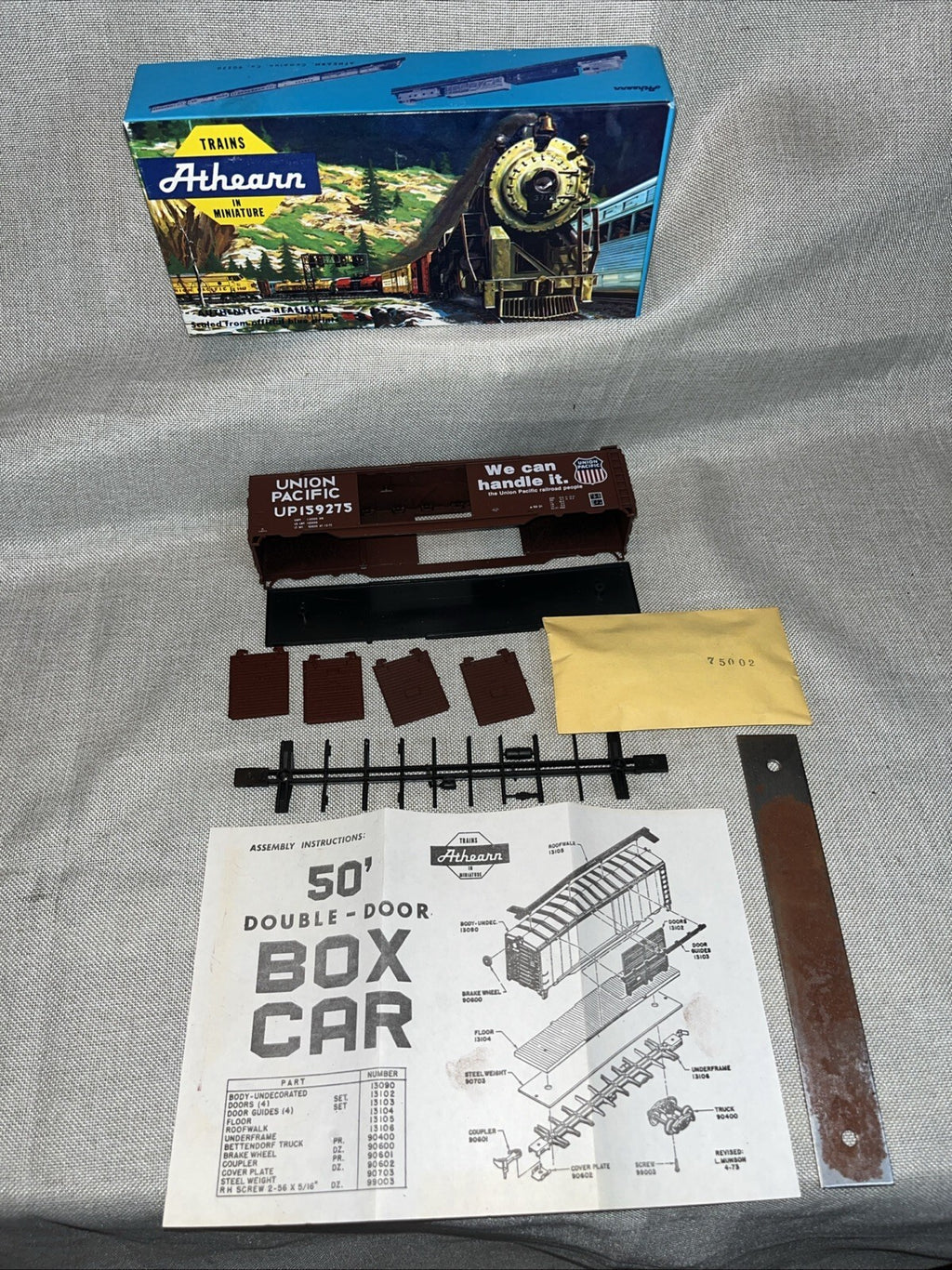 HO Scale Athearn 197 Union Pacific 50' Double Door BoxCar #UP159275