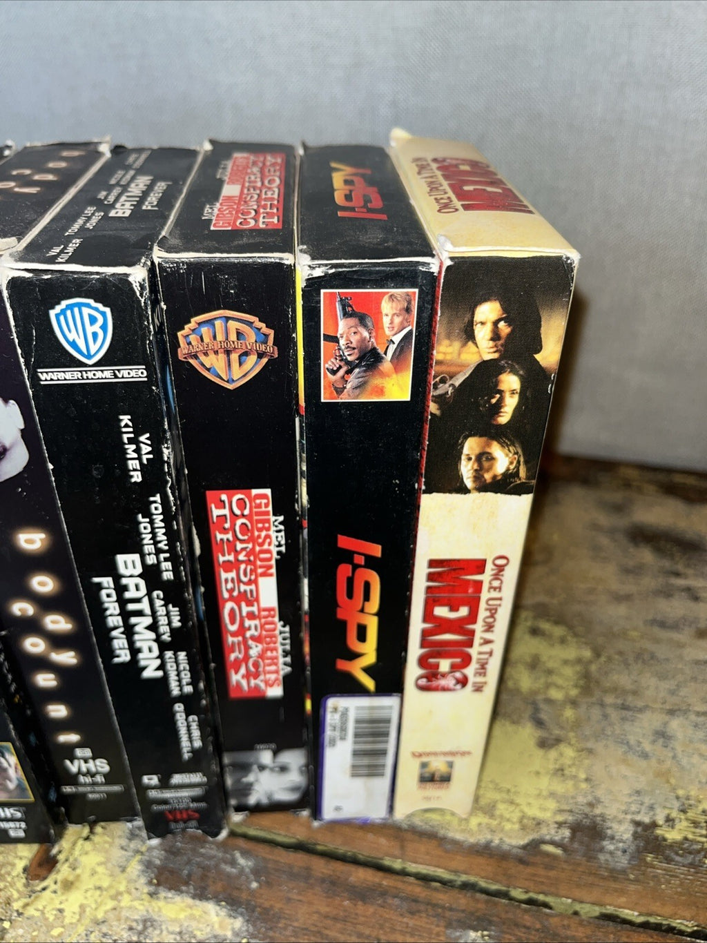 VHS movies Lot . including Batman forever I spy, body count, Star Ship Trooper