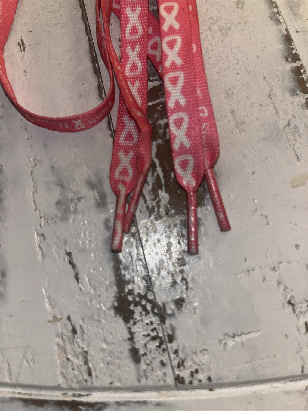 pair of pink ribbon breast cancer awareness shoelaces💝🎀