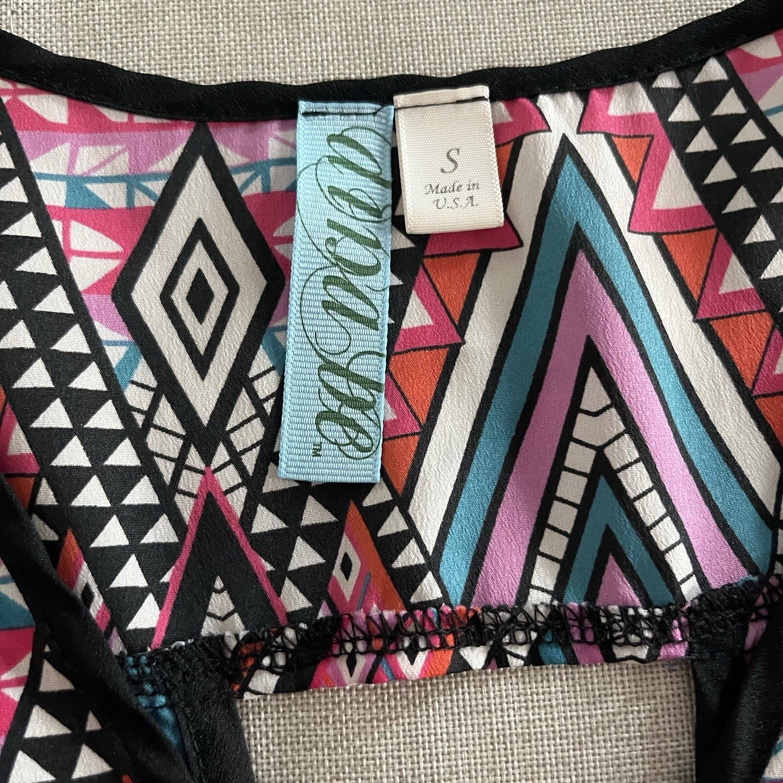 Dina Be Shirt Womens Small geometrical Aztec design