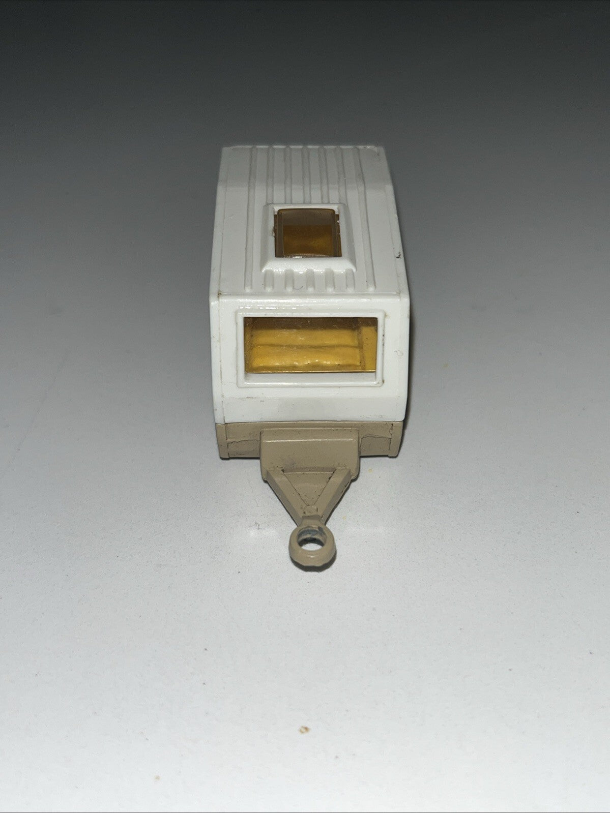 Vintage Maisto Camper Trailer White Tan 1:64 Scale Tag Along Camping Bumper Pull