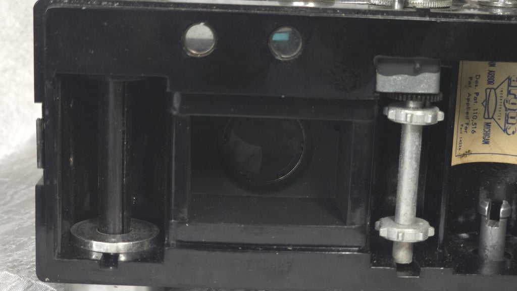 Vintage Aurgus 35mm Camera With Original Leather Case