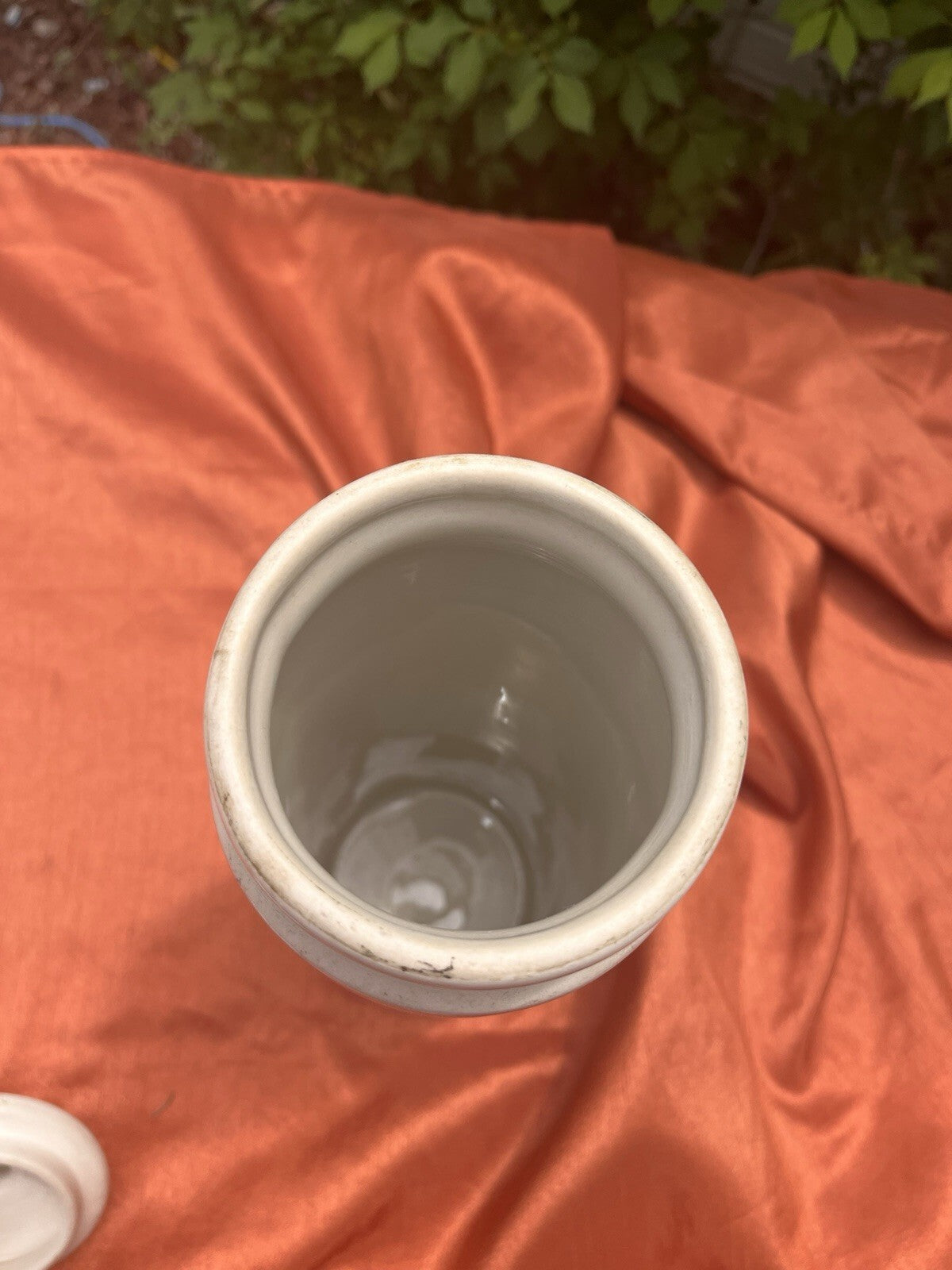 Hartstone Stoneware Container  Cheyenne Print 1983. LID CRACKED!!!
