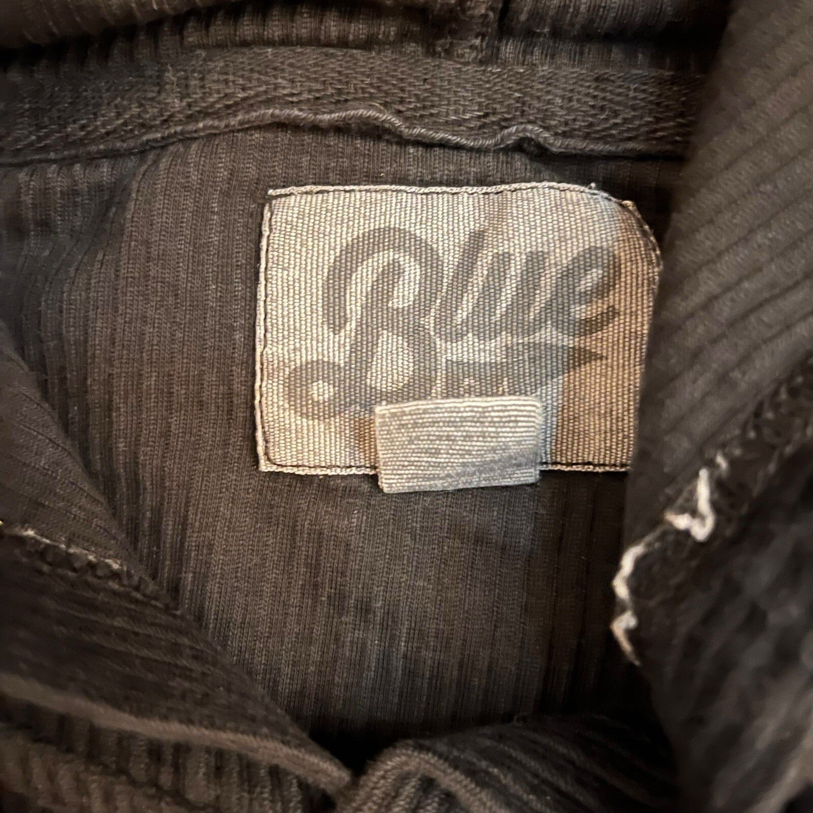 Ribbed pullover sweater with front pocket size large