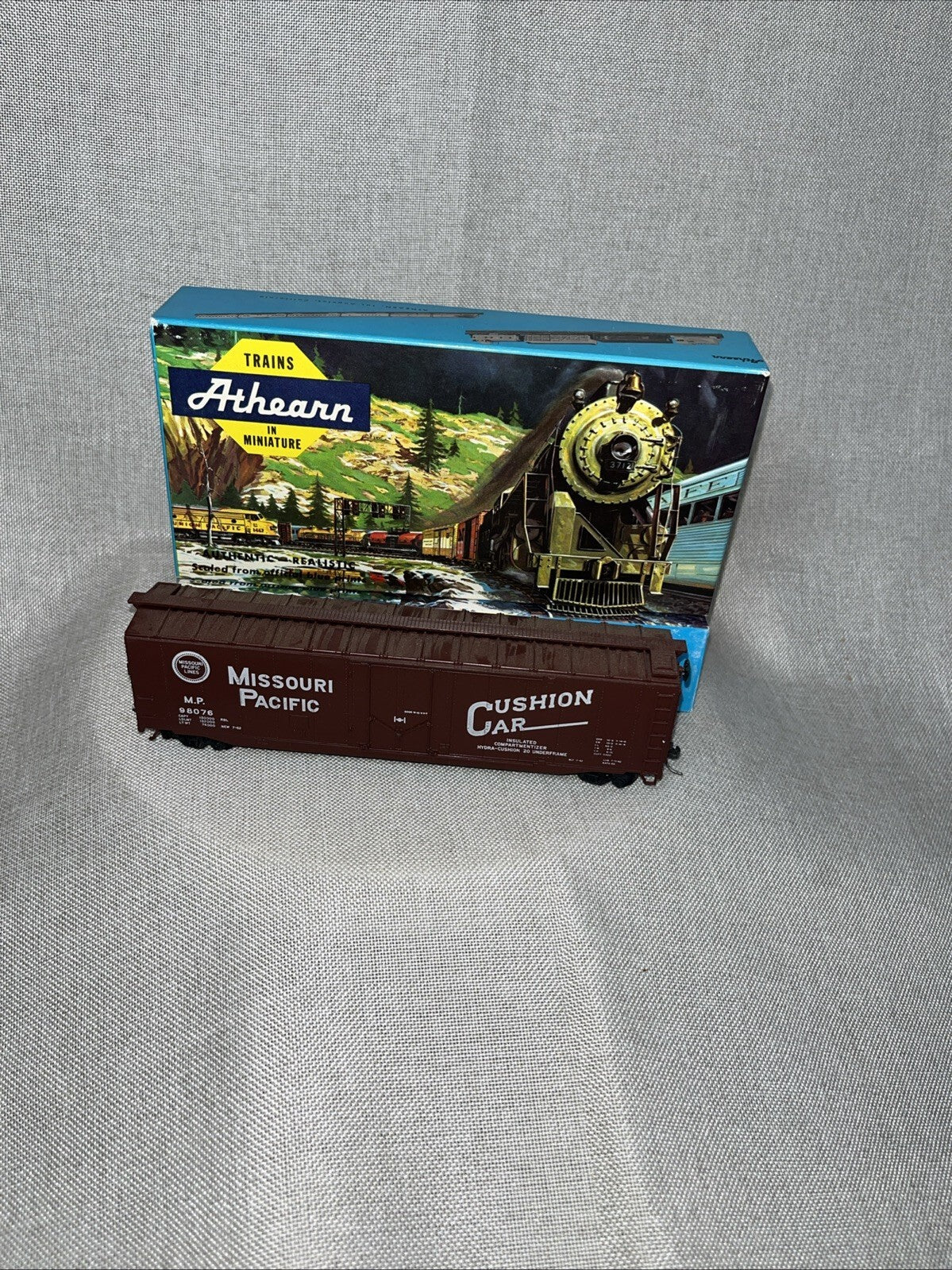 Athearn HO 1331 Missouri Pacific Plug Door #98076 Cushion Car