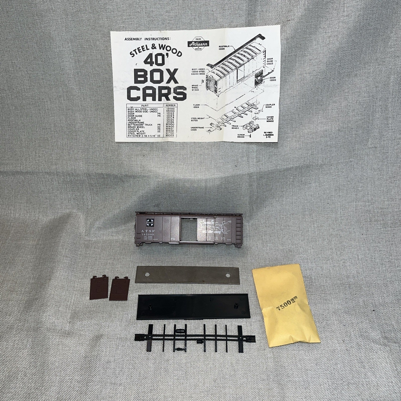 HO scale ATHEARN 5014  ATSF SANTA FE 40' Box Car #145385