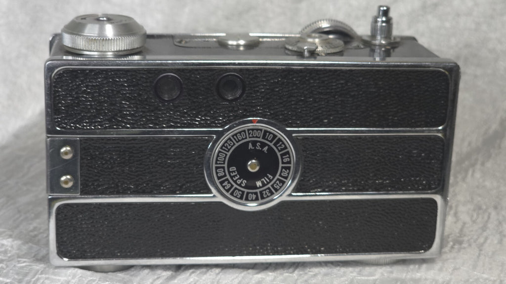 Vintage Aurgus 35mm Camera With Original Leather Case