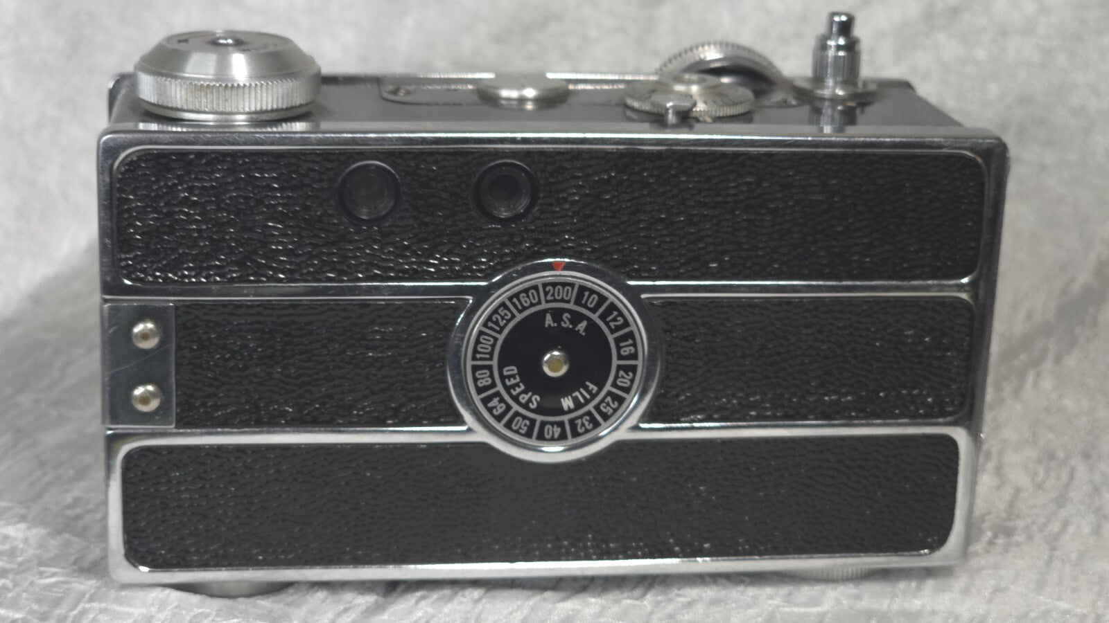 Vintage Aurgus 35mm Camera With Original Leather Case