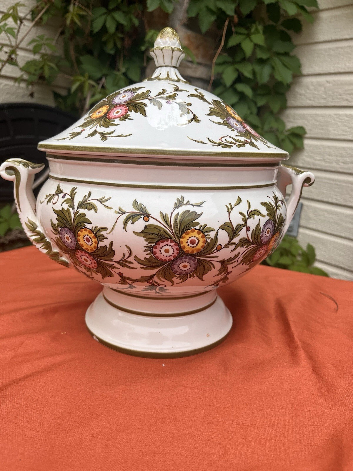 Vintage Soup Tureen Vintage. Floral Design. No Laddle****Made In Italy