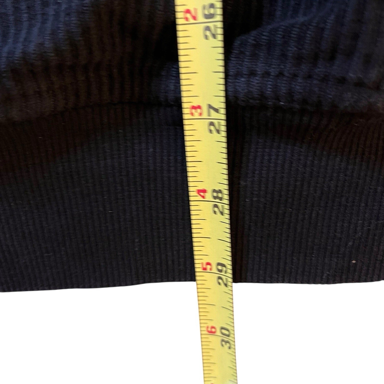 Ribbed pullover sweater with front pocket size large