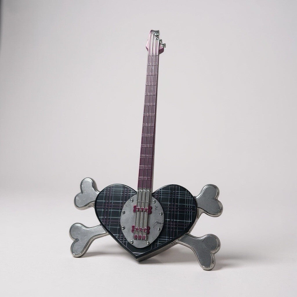 BRATZ Dance Crew Lot. Heart shaped guitar, music box AND Yasmin high top chair