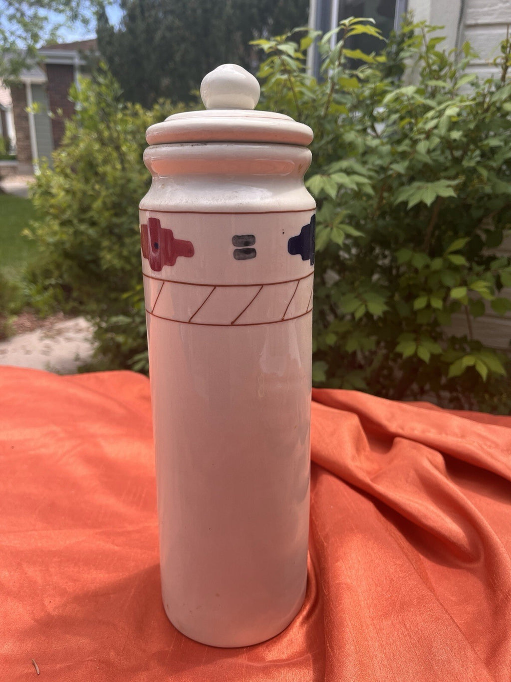 Hartstone Stoneware Container  Cheyenne Print 1983. LID CRACKED!!!