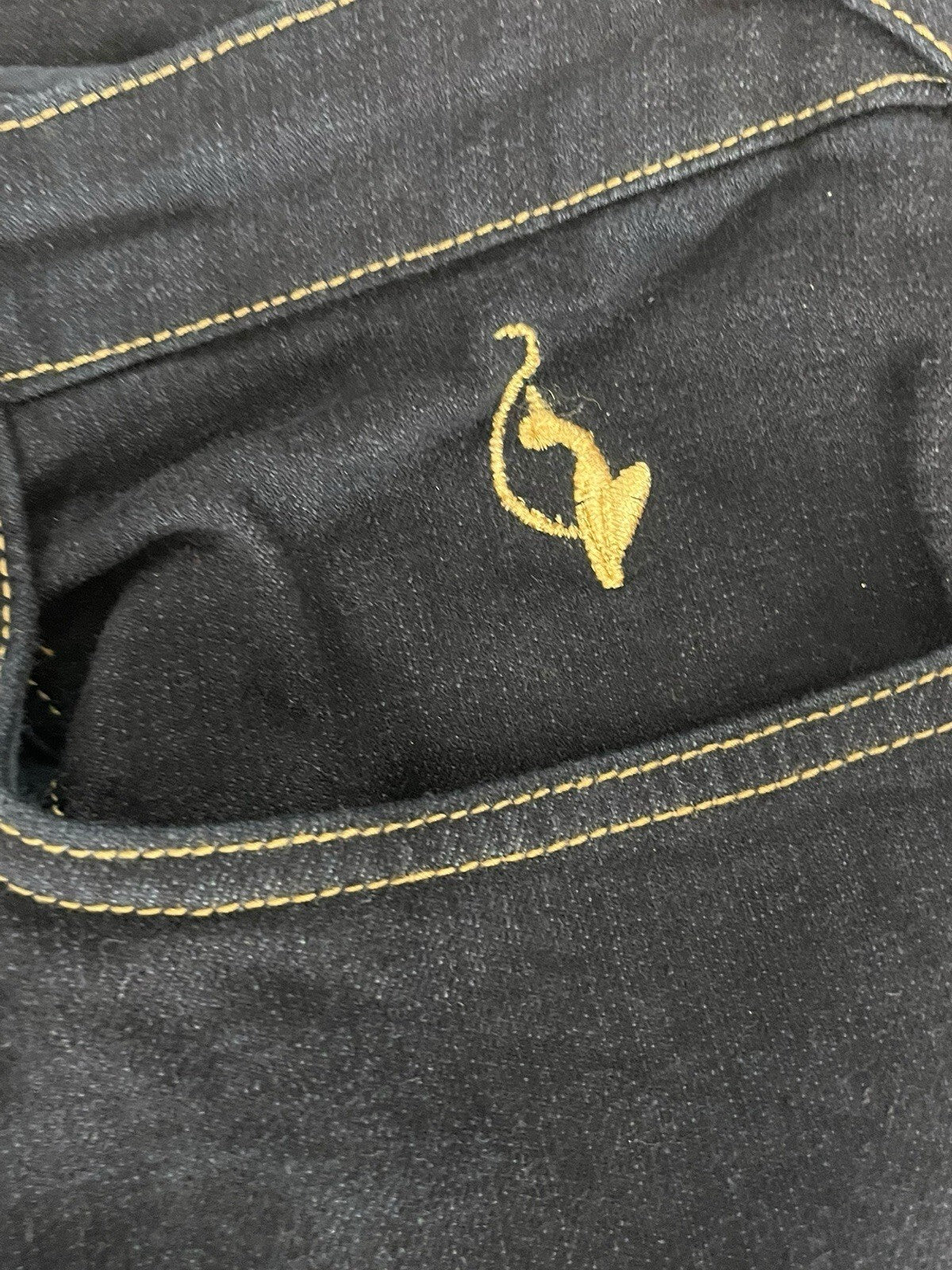 Baby Phat Cuffed Cropped Gold Logo Capri Pants Vintage Women’s Size 22 Jeans
