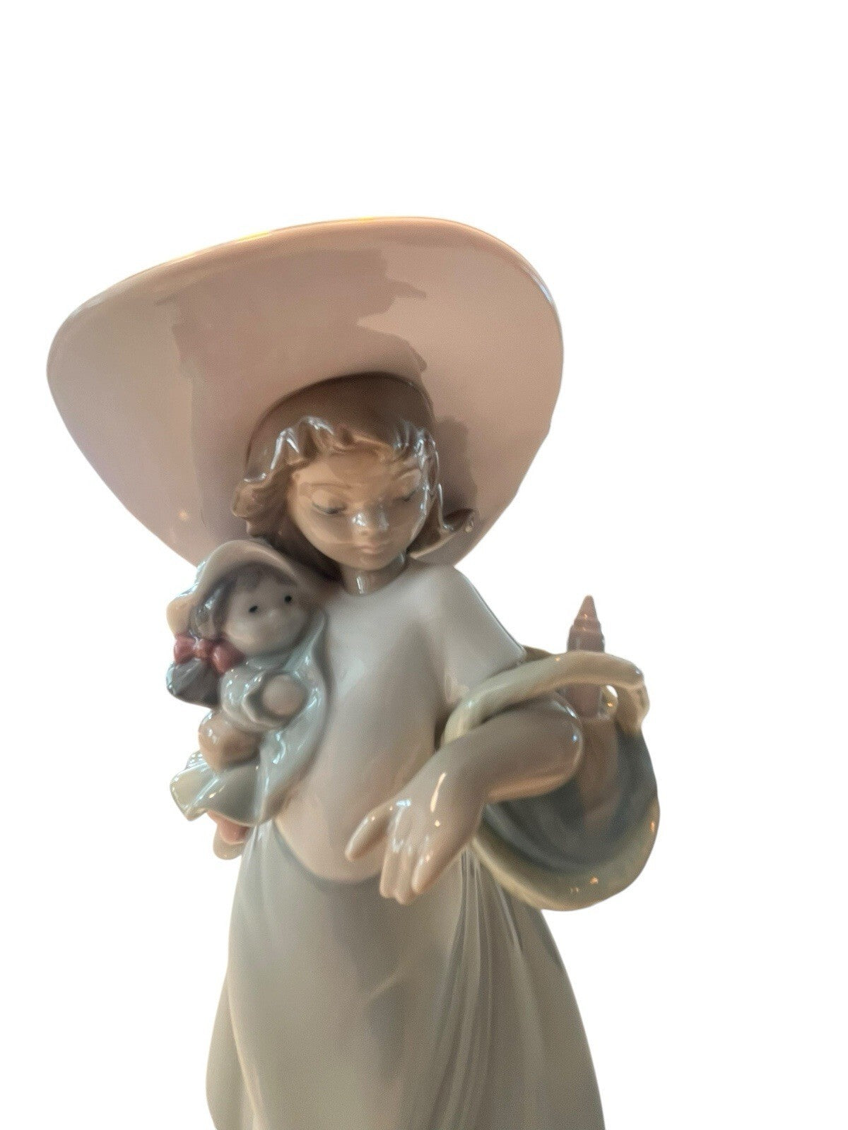 Rare HtF Lladro Nao #1362G "It's a Picnic!" Glossy Figurine Girl. No Box