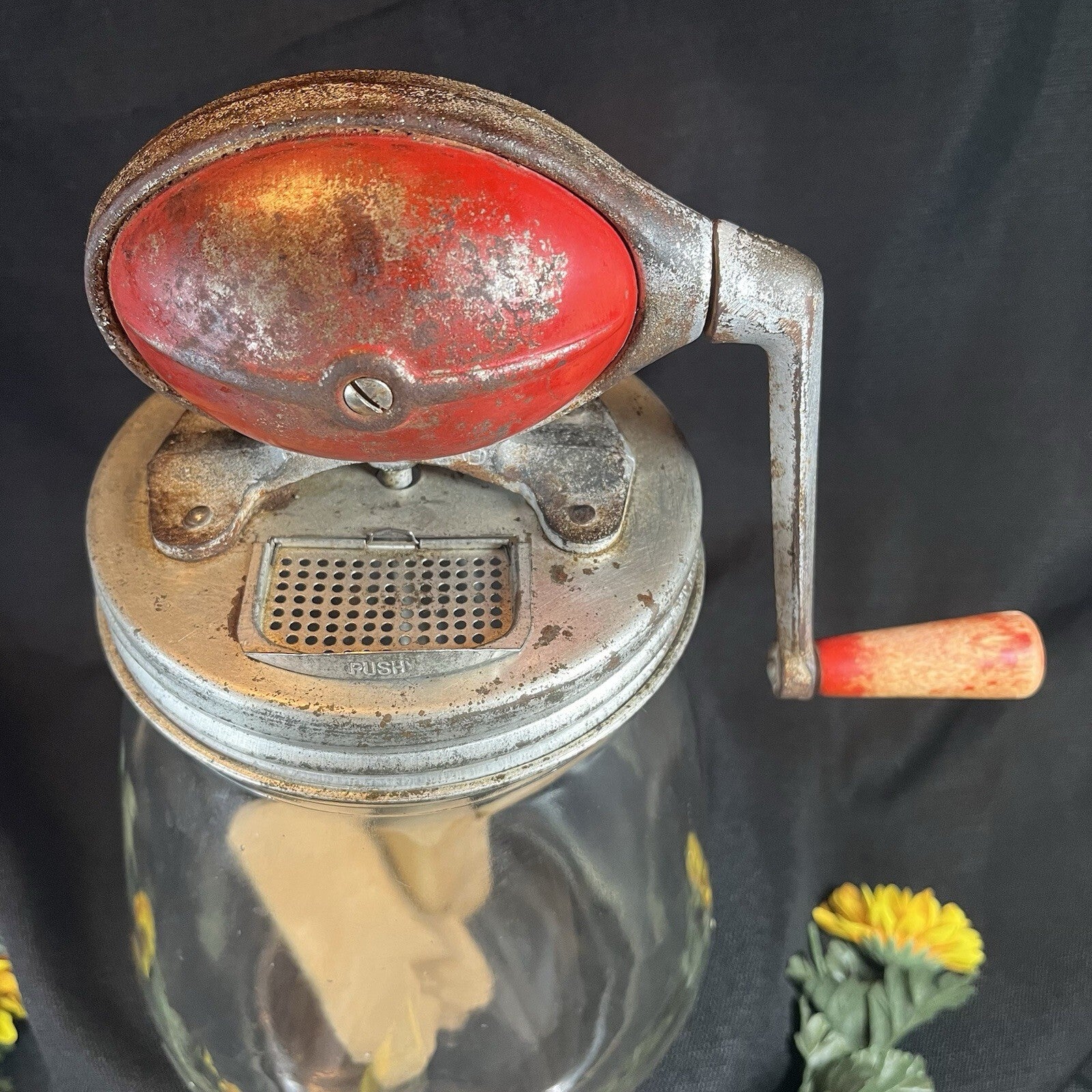 Vintage Dazey Corporation Butter Churn No. 4 Red Football Crank 4qt Tulip Jar