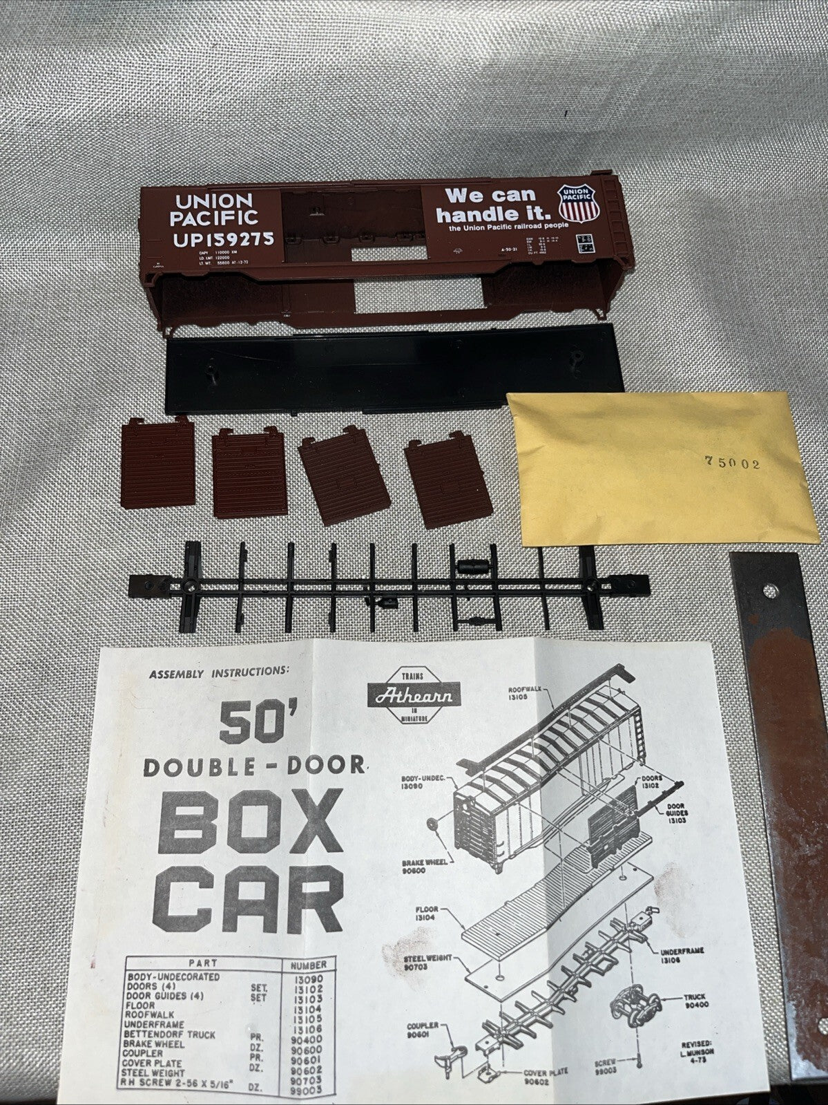 HO Scale Athearn 197 Union Pacific 50' Double Door BoxCar #UP159275