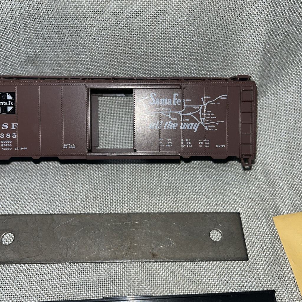 HO scale ATHEARN 5014  ATSF SANTA FE 40' Box Car #145385