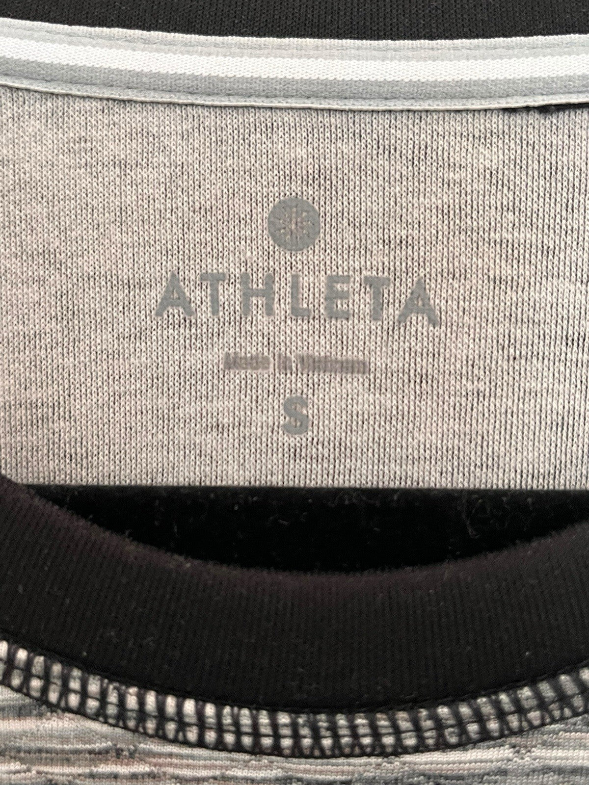 Athleta Womens Snowscape Quilted Raglan Sleeve Sweatshirt Size S Gray Black