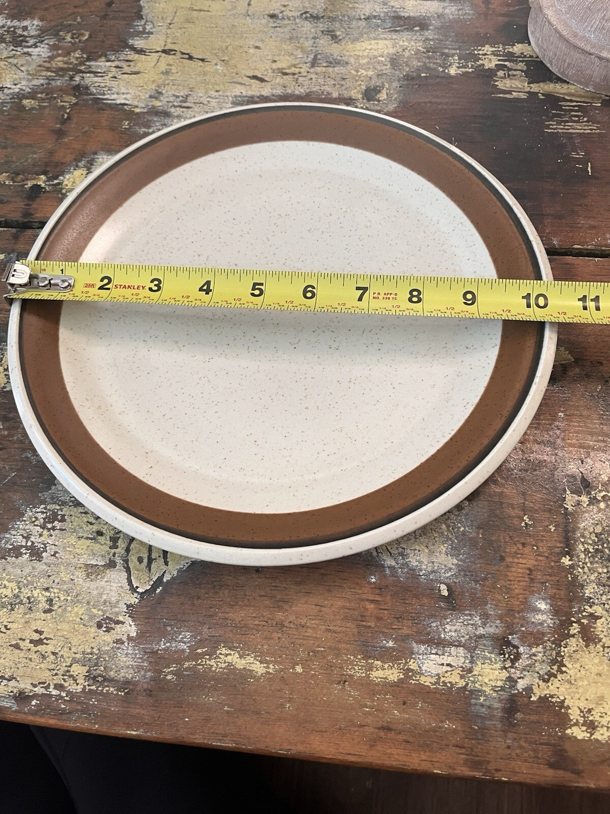Oneida Veri-Stone Dinner Plate   10.5” P1802 Sandrift