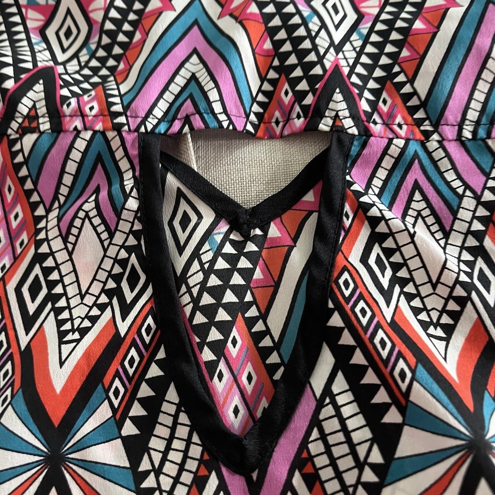 Dina Be Shirt Womens Small geometrical Aztec design