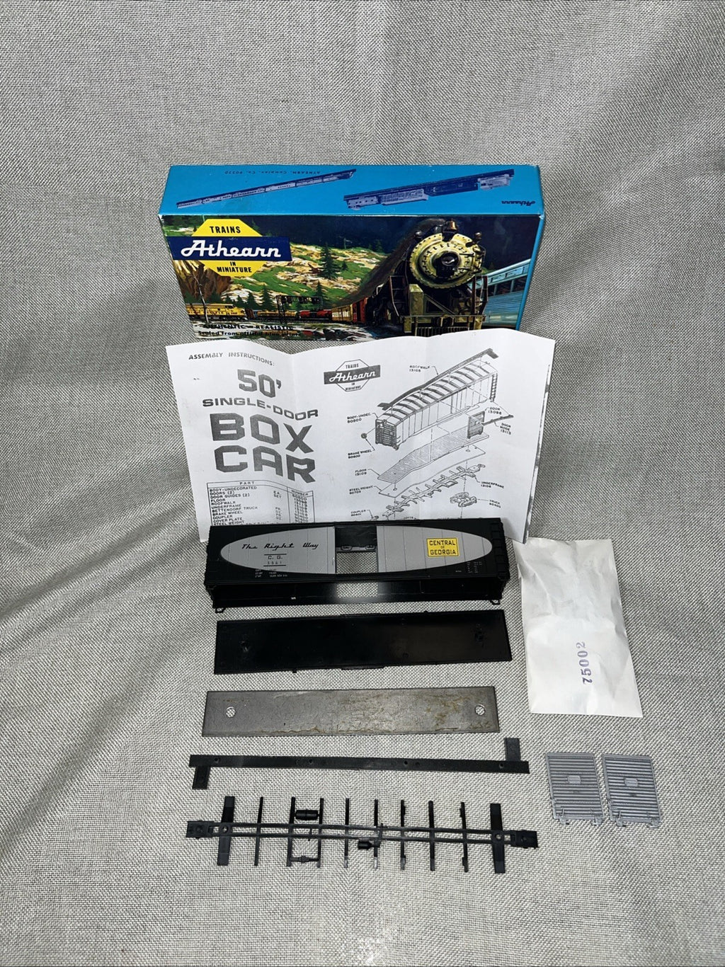 HO SCALE ATHEARN CENTRAL OF GEORGIA 50' SINGLE DOOR  BOXCAR #5561