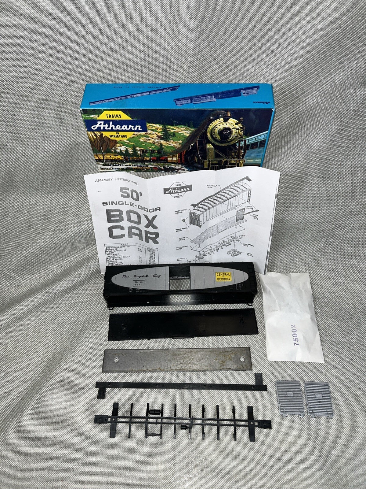 HO SCALE ATHEARN CENTRAL OF GEORGIA 50' SINGLE DOOR  BOXCAR #5561