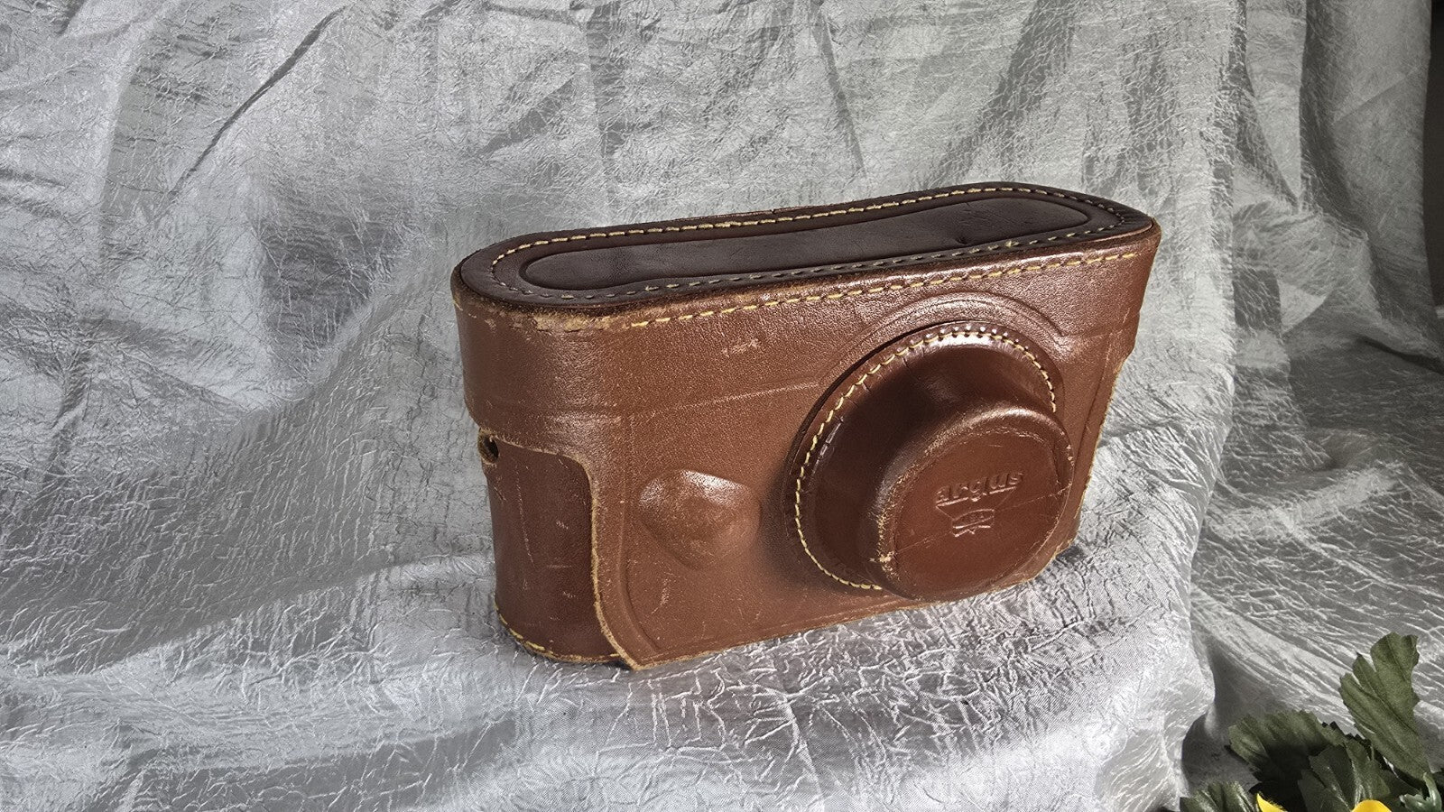 Vintage Aurgus 35mm Camera With Original Leather Case