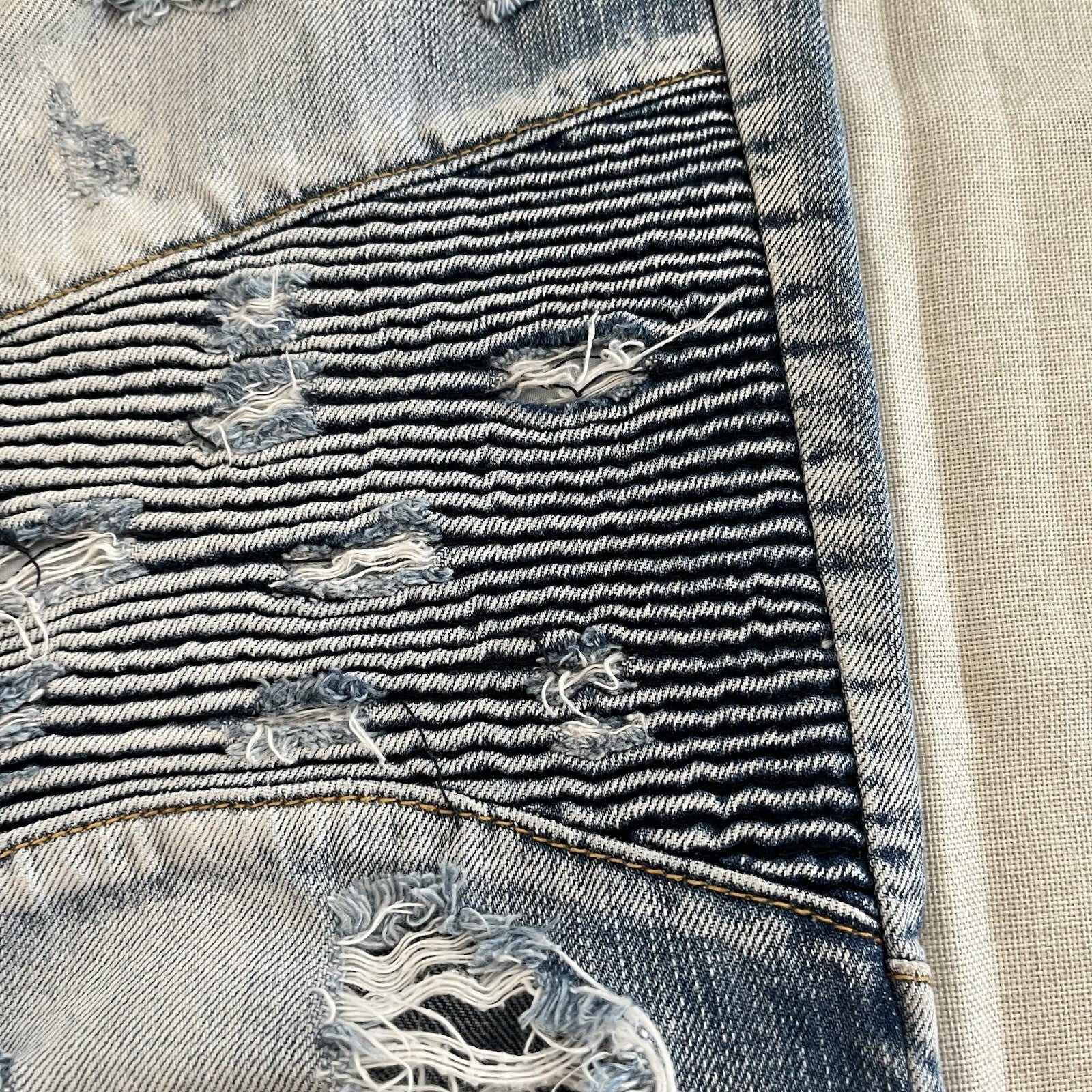 Mens Decibel Jeans 40/34 . Fashionably ripped in extra pockets