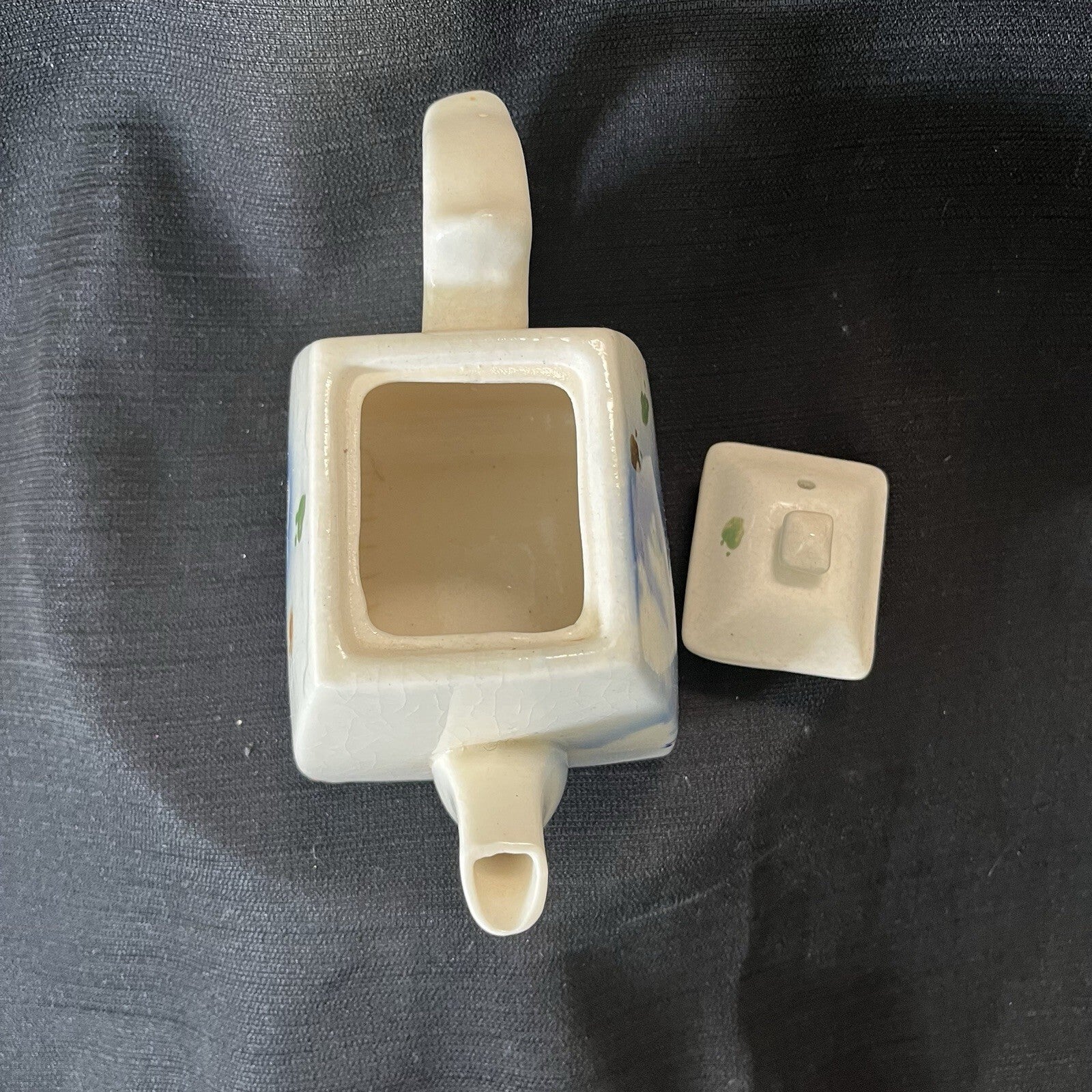 Vintage Square teapot with decorative design