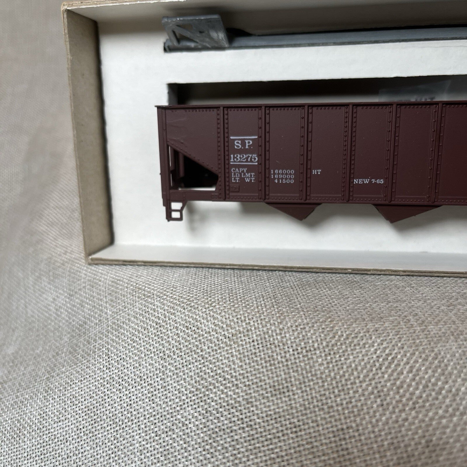 Roundhouse HO 3 Bay 1485 Hopper  Southeen Pacific 13275