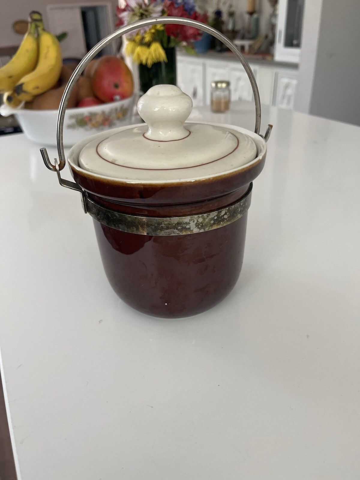 vintage hall pottery Bean Pot 473-H Brown Glaze. **chip