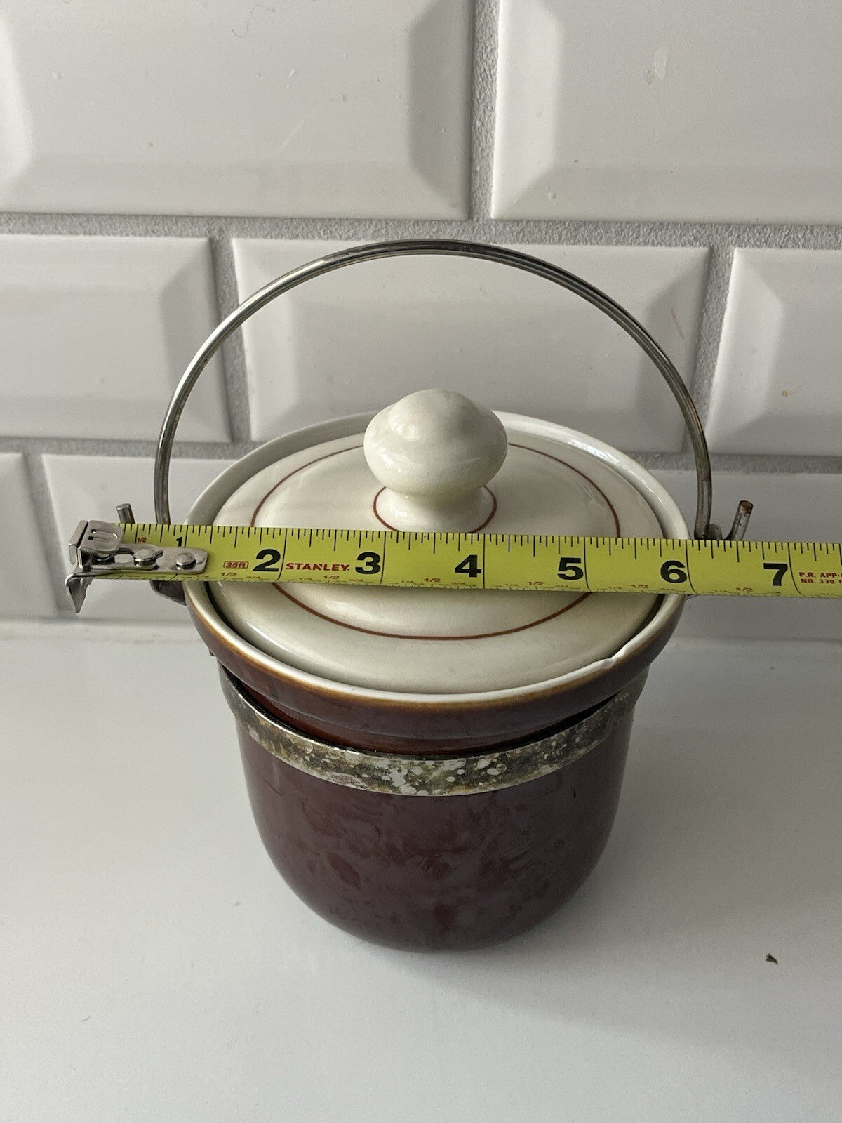 vintage hall pottery Bean Pot 473-H Brown Glaze. **chip