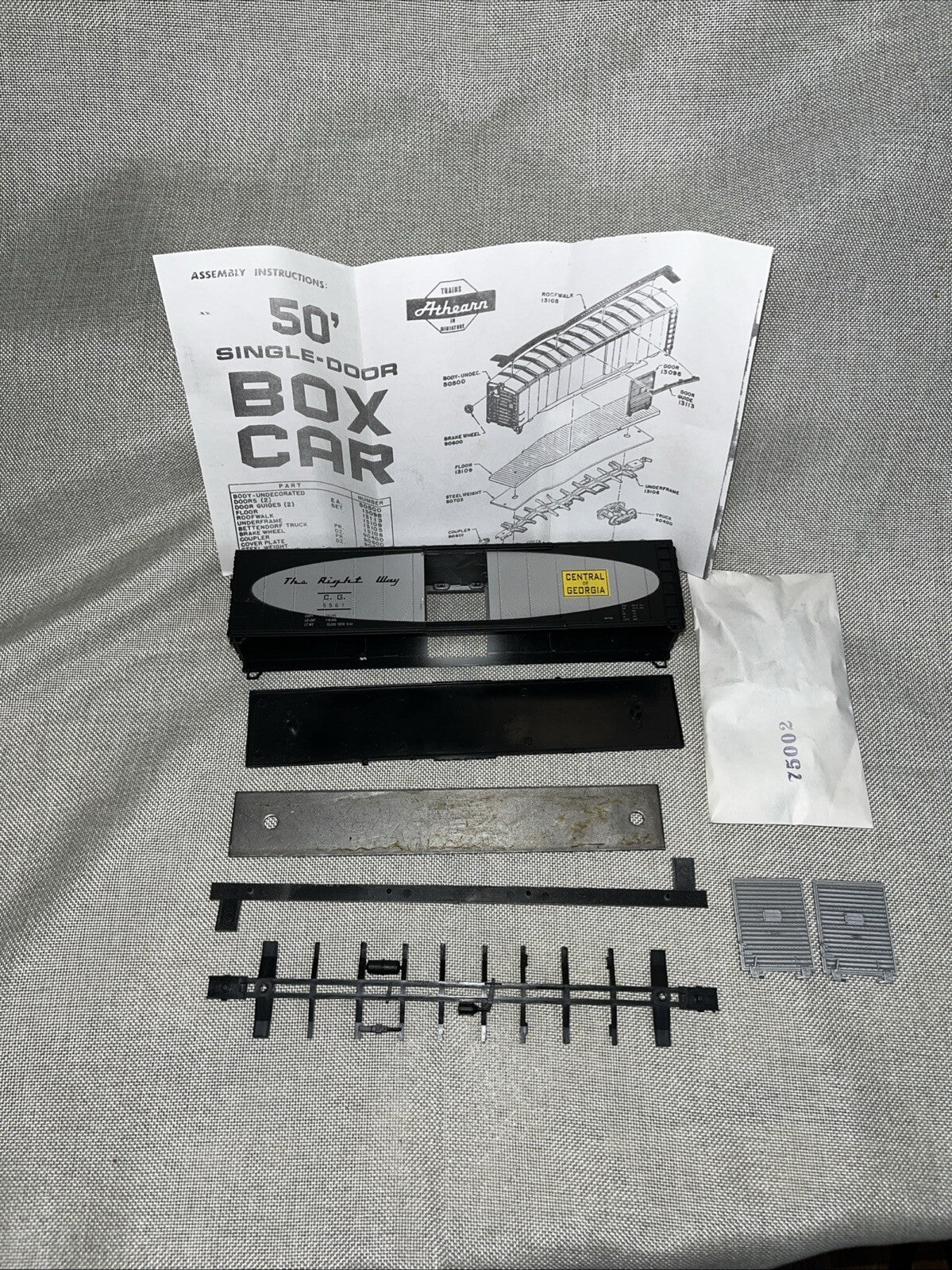 HO SCALE ATHEARN CENTRAL OF GEORGIA 50' SINGLE DOOR  BOXCAR #5561