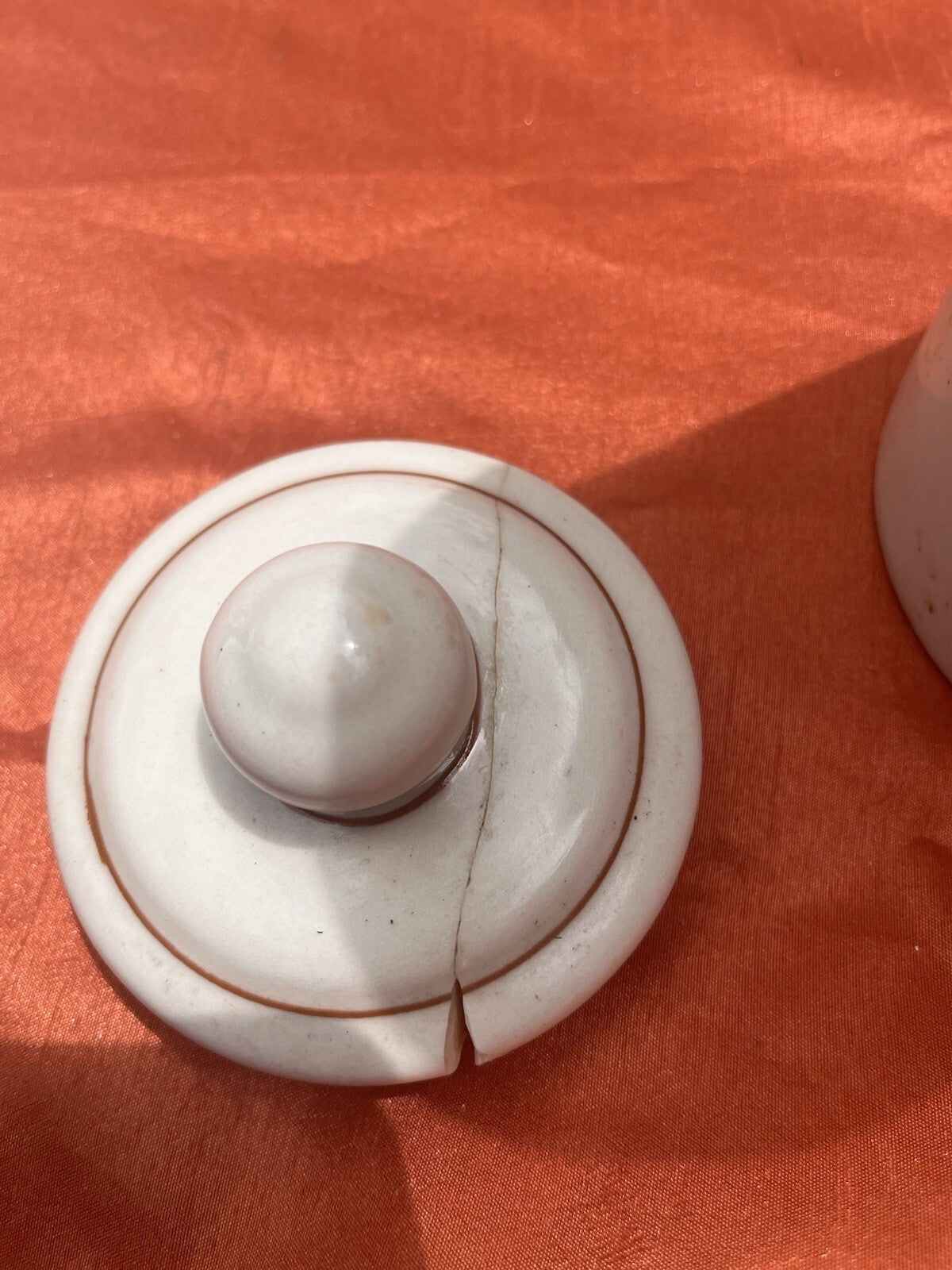 Hartstone Stoneware Container  Cheyenne Print 1983. LID CRACKED!!!