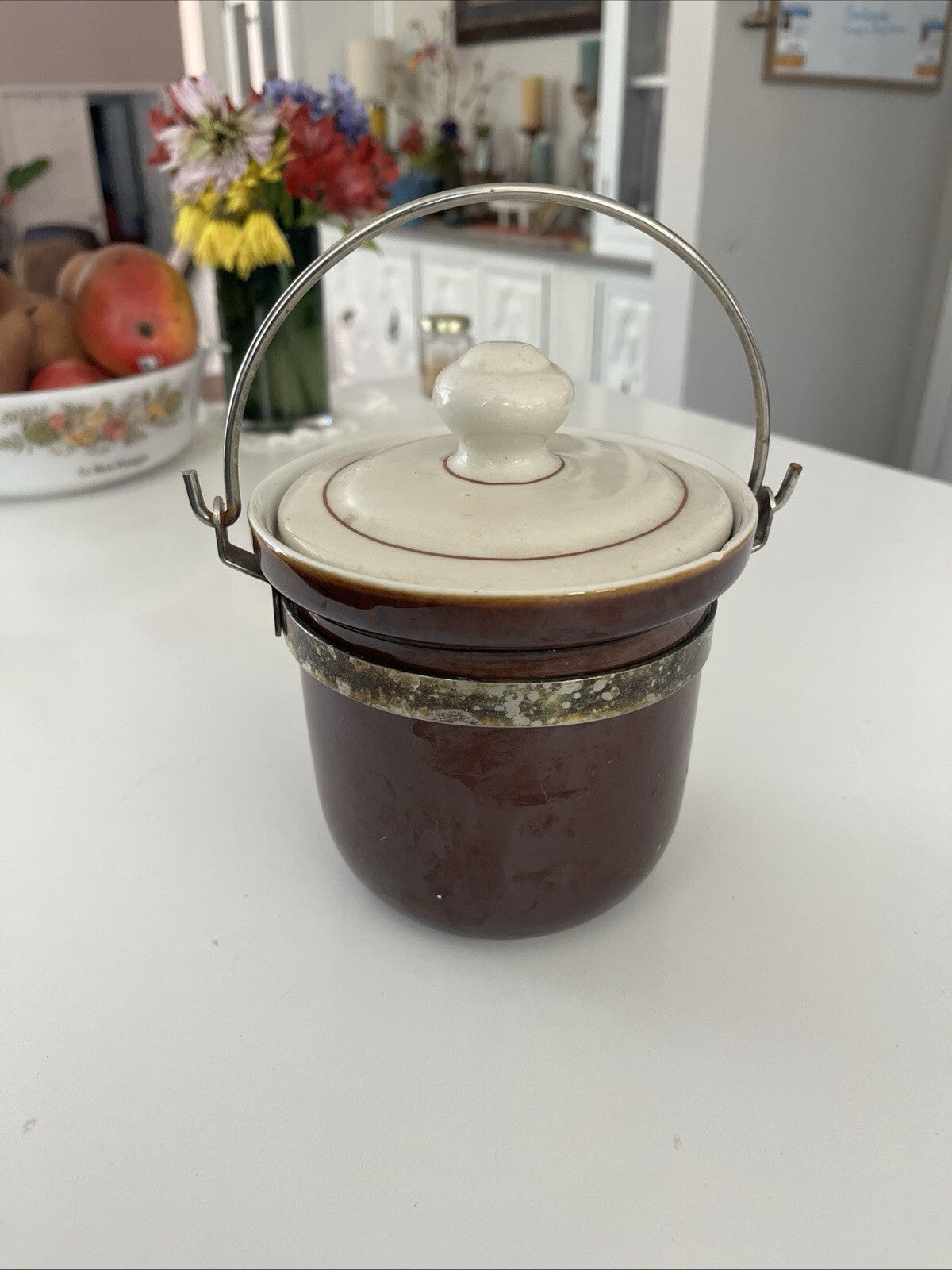 vintage hall pottery Bean Pot 473-H Brown Glaze. **chip