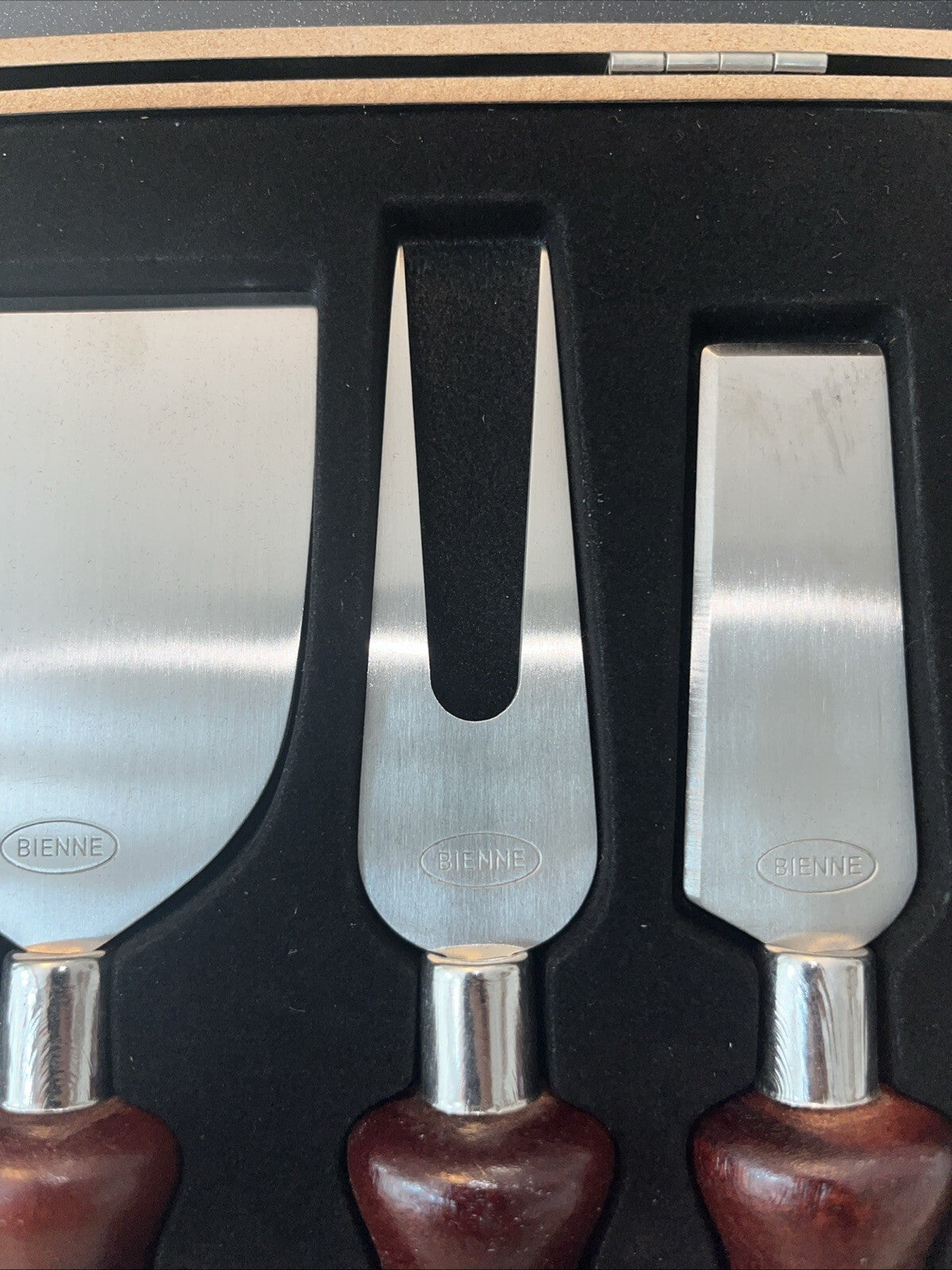 Bienne 4 pc Redwood Cheese Knife Set in Box Club Promo Gift Set
