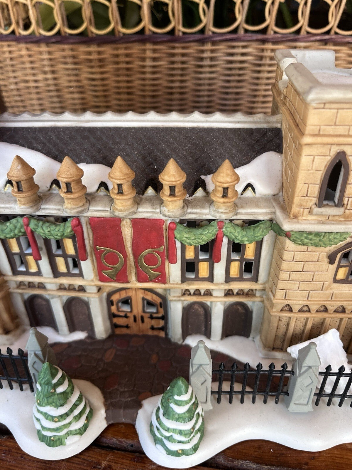 Big Ben Illuminated Ceramic Christmas Village Building Set Painted 2-Piece