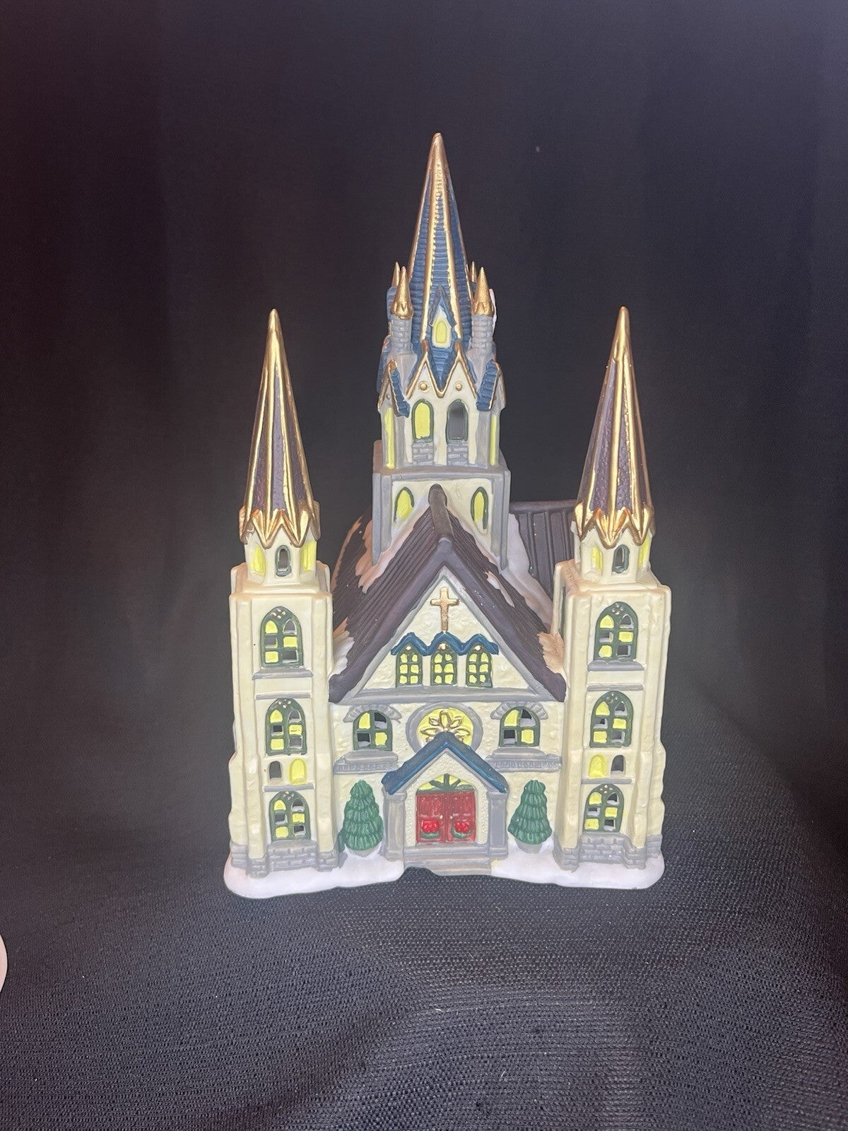 Dickens Collectibles Victorian Series Porcelain Lighted House Hand Painted Boxed