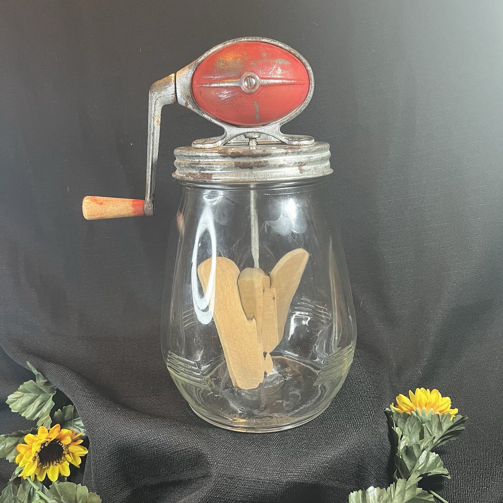 Vintage Dazey Corporation Butter Churn No. 4 Red Football Crank 4qt Tulip Jar