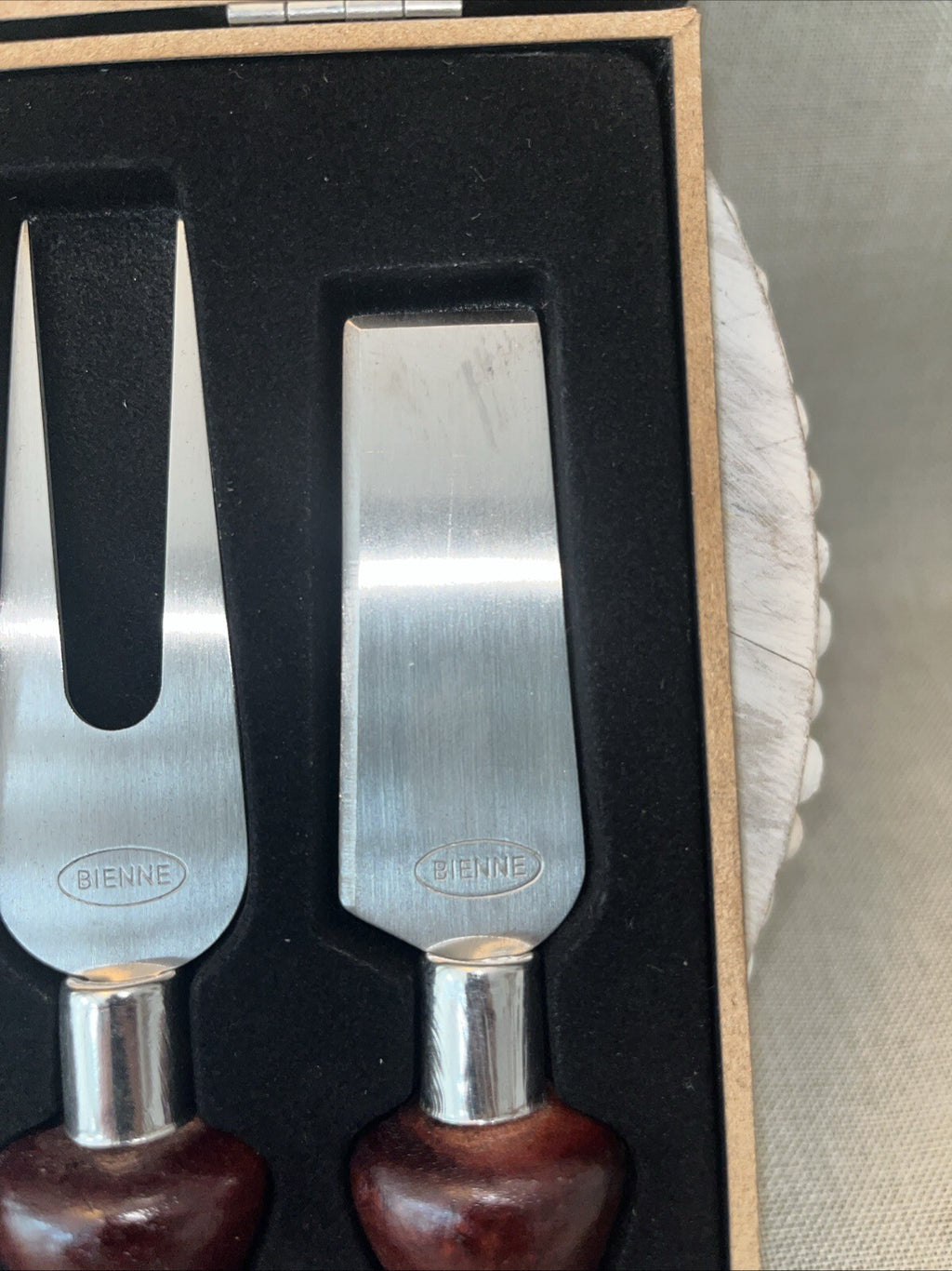 Bienne 4 pc Redwood Cheese Knife Set in Box Club Promo Gift Set