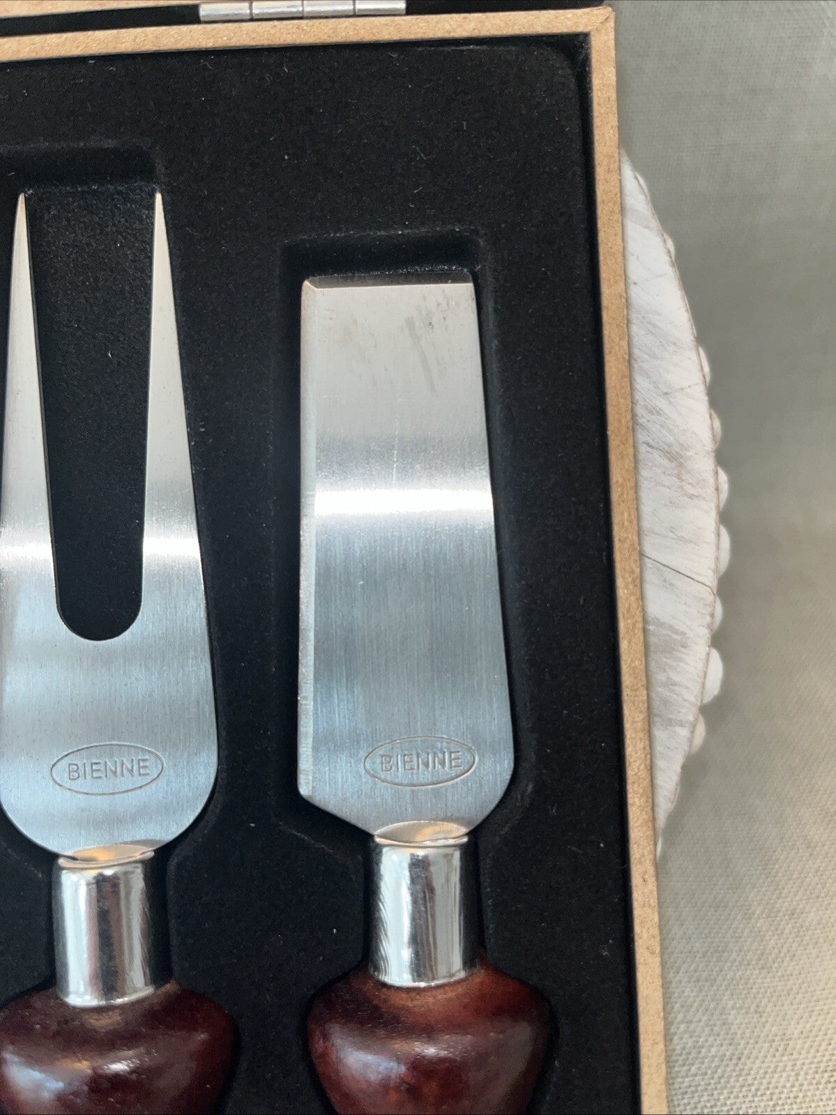 Bienne 4 pc Redwood Cheese Knife Set in Box Club Promo Gift Set